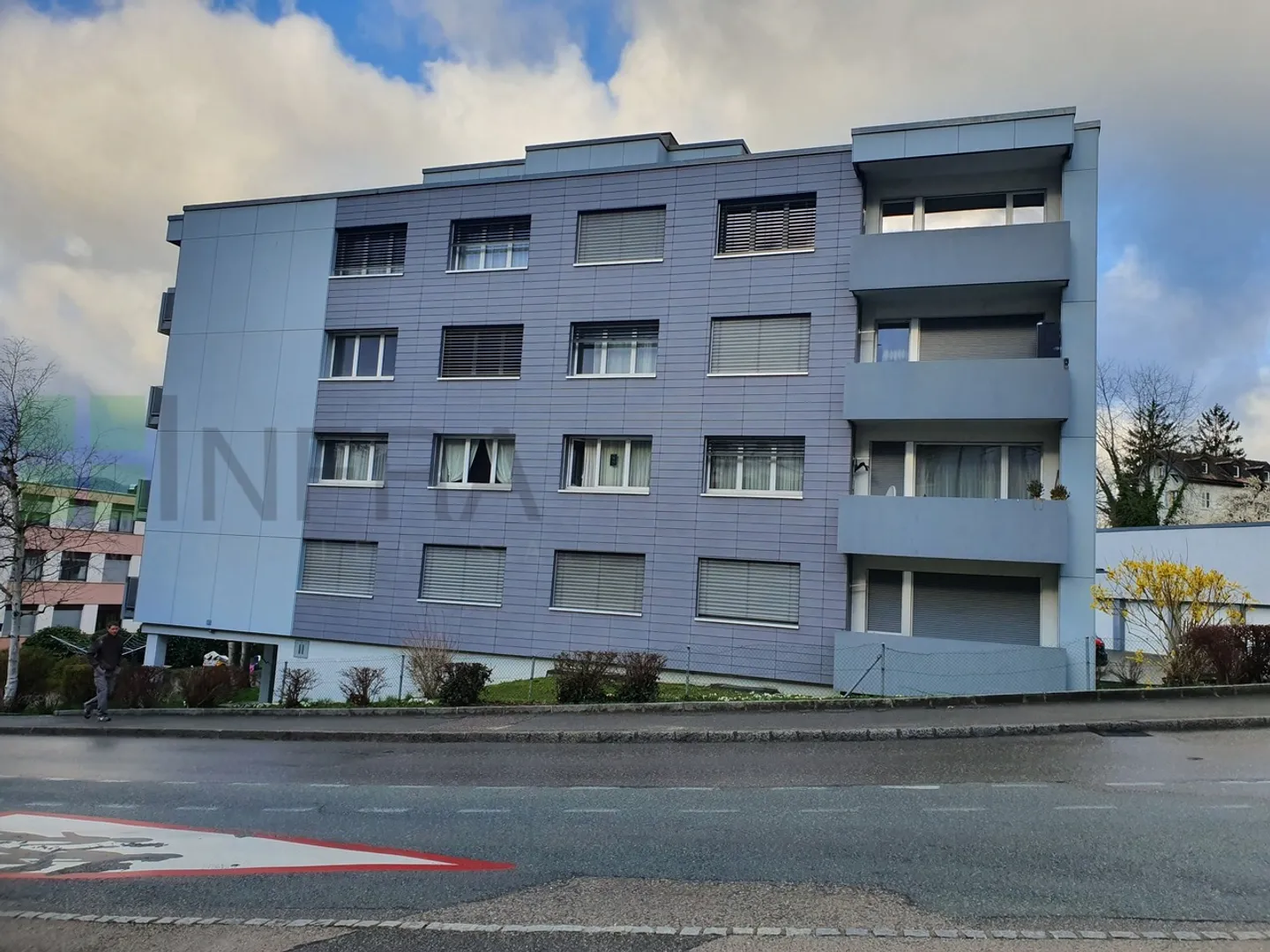 3,5-Zimmer-Wohnung im 2. Stock mit 74 m2 und Aufzug - Foto 1 von 4