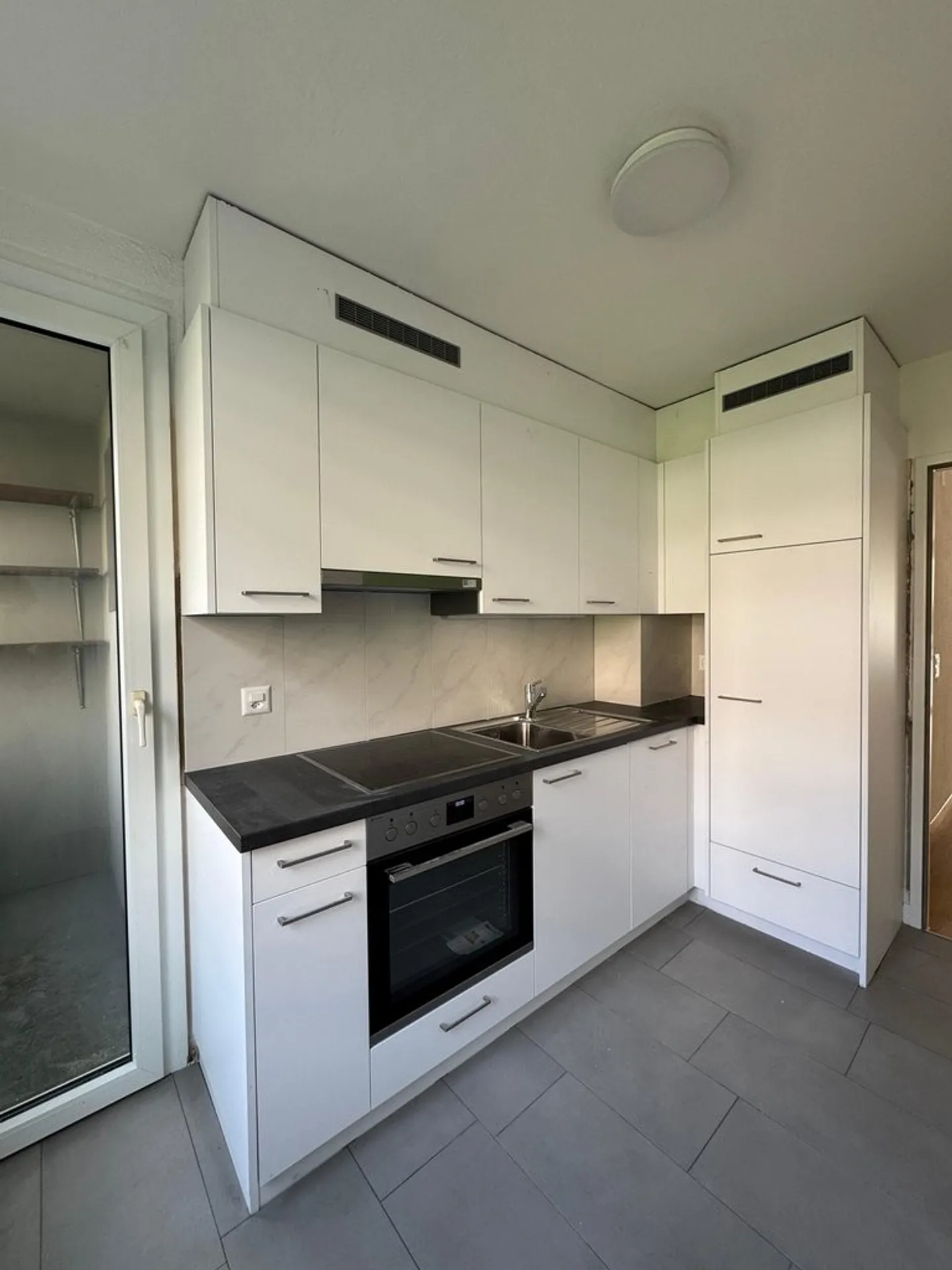 A 3.5 room apartment for rent in Grenchen! - Photo 5 of 7