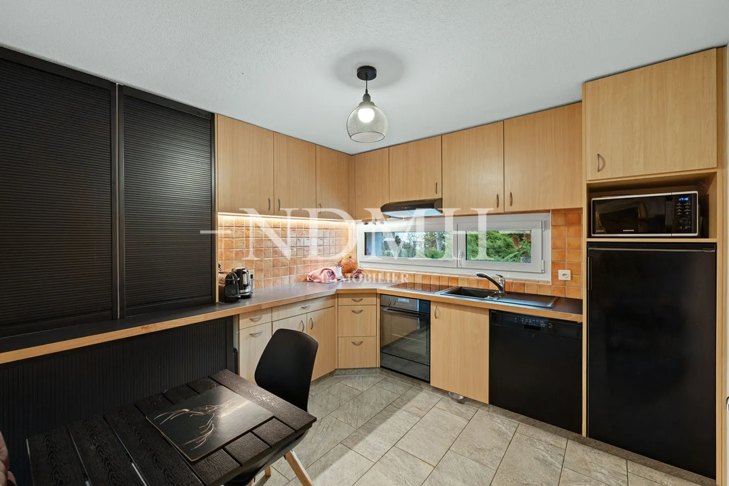 Spacious villa with two apartments - Photo 6 of 12