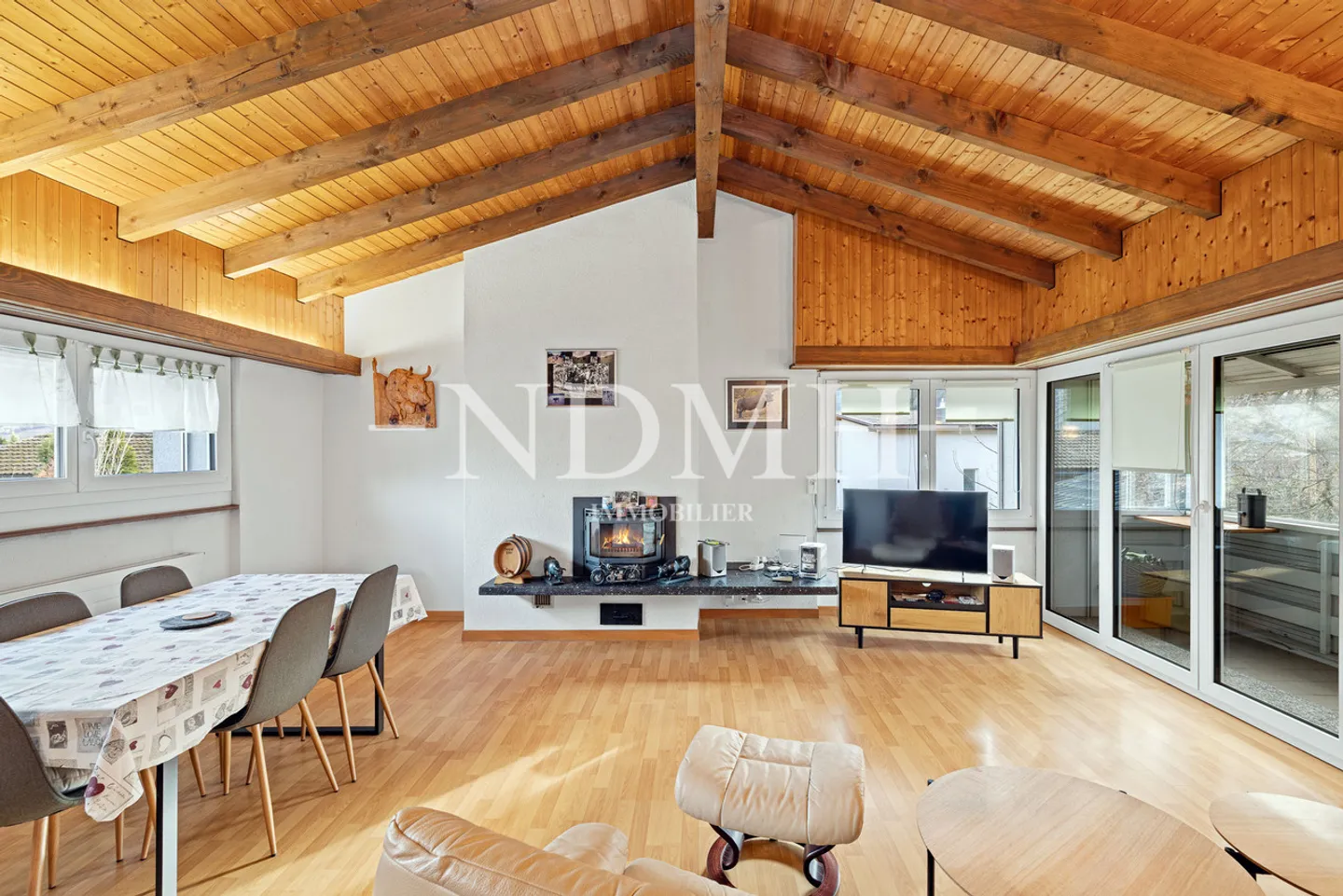 Spacious villa with two apartments - Photo 8 of 12