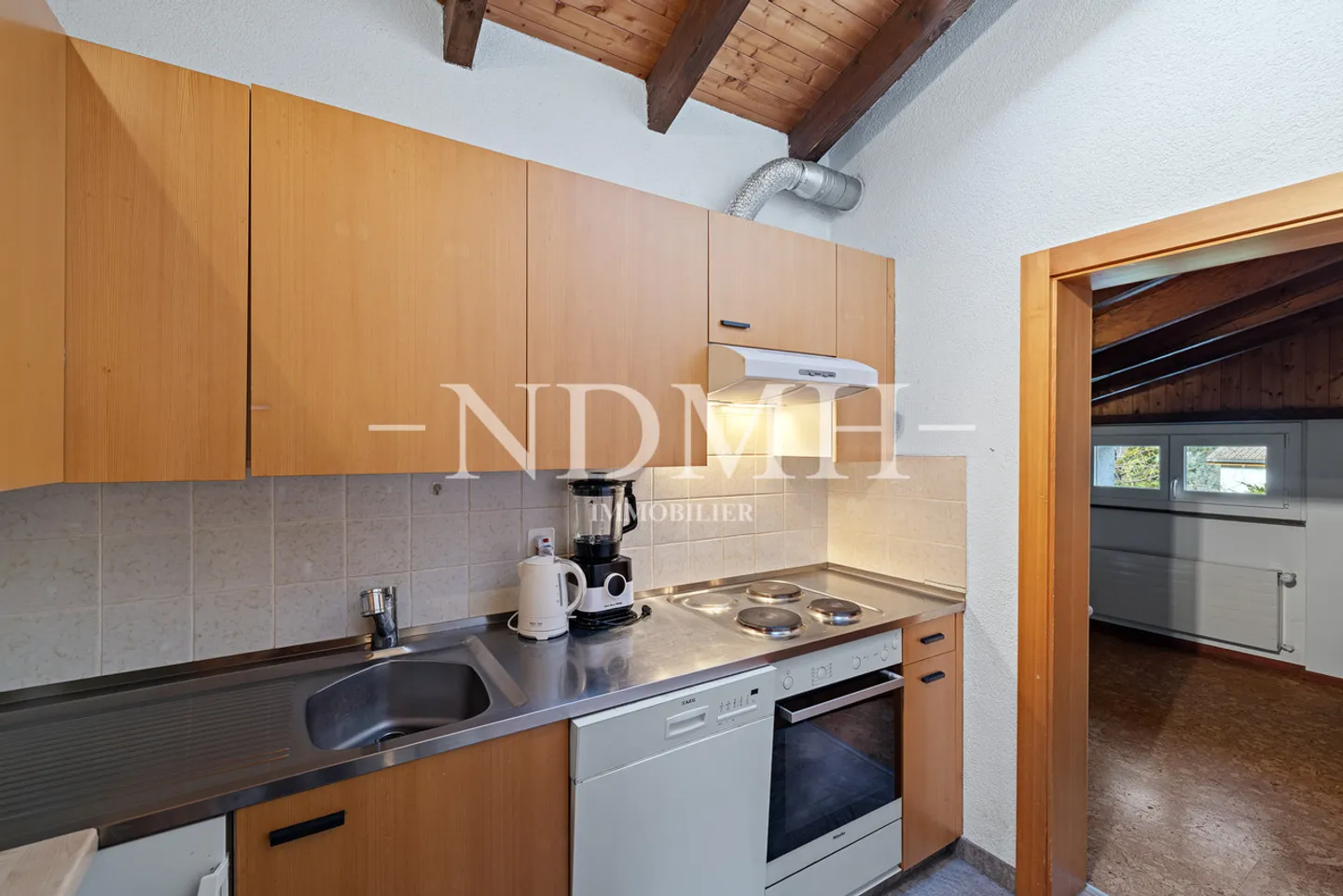 Spacious villa with two apartments - Photo 10 of 12