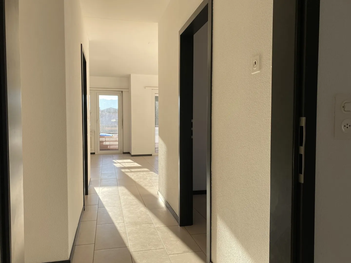 Gemütliche 3.5-Zimmer-Wohnung mit Terrasse - Foto 2 von 10