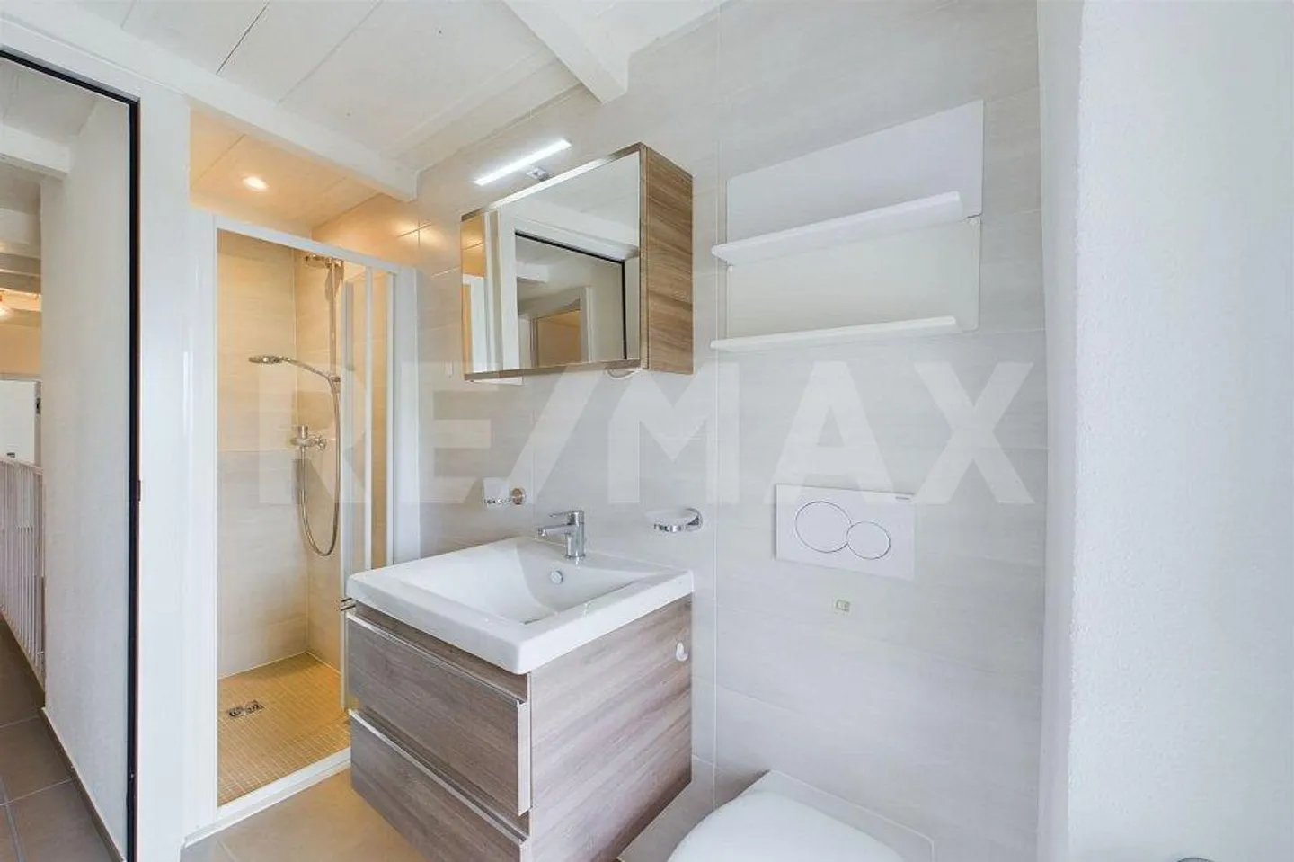 Bezaubernd und komplett renoviert! - Foto 6 von 10