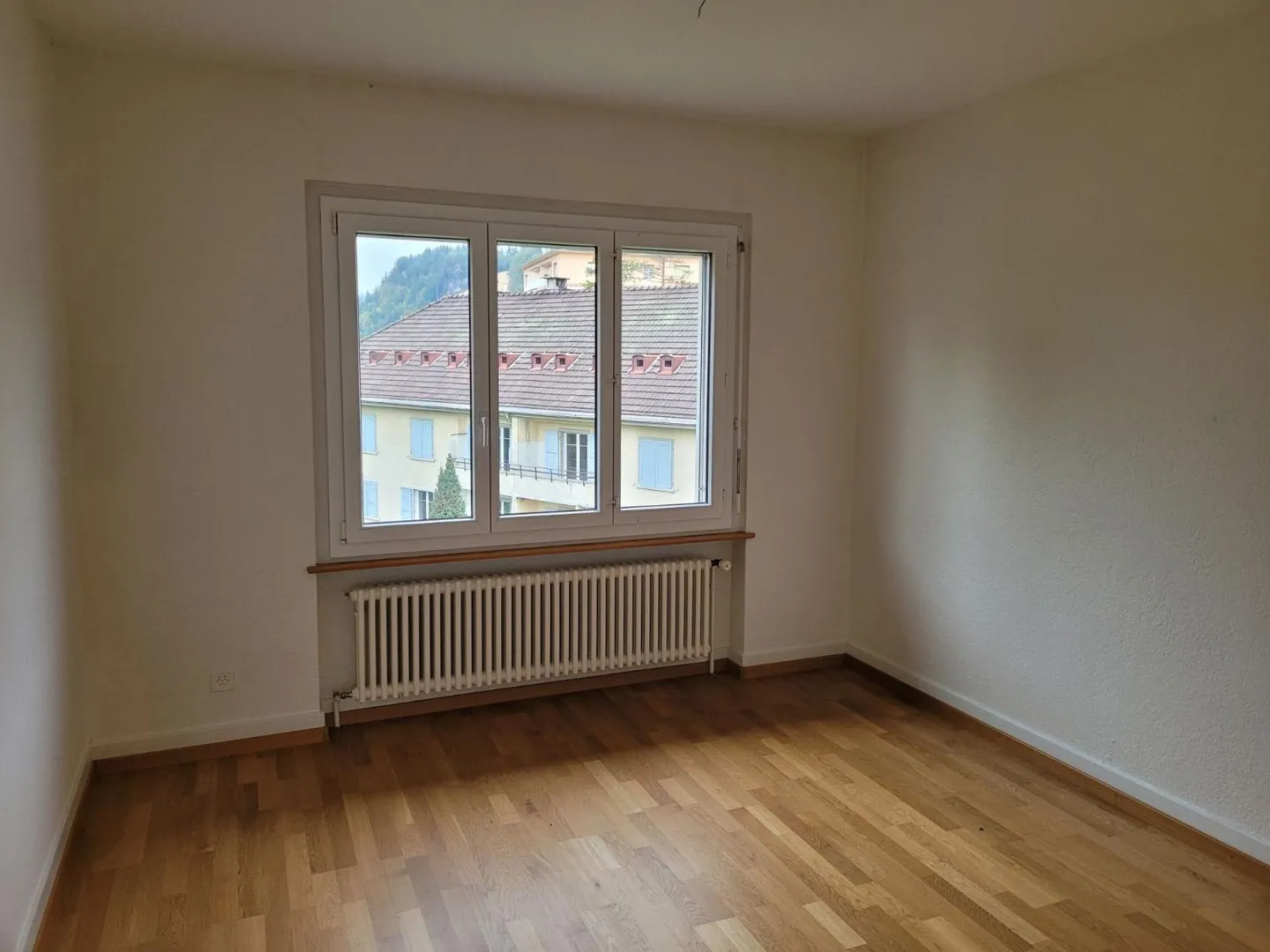 Three-room apartment with balcony - Photo 2 of 7