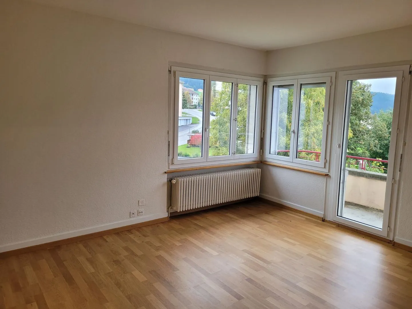 Three-room apartment with balcony - Photo 3 of 7