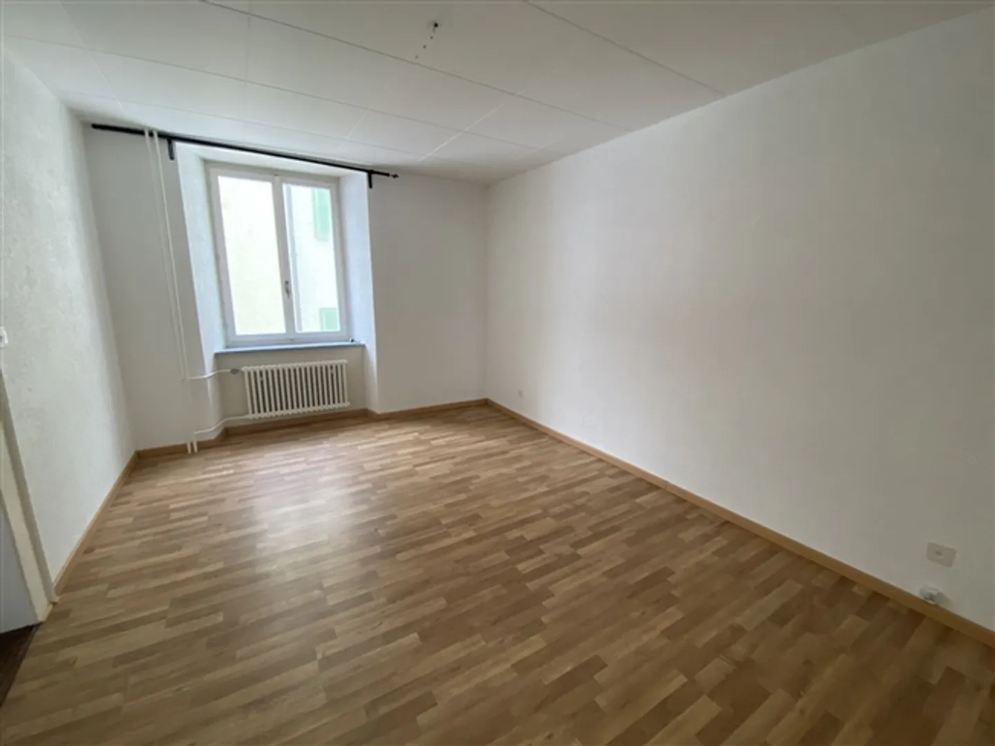 St-Imier, Bellissimo appartamento luminoso di 3,5 stanze al 2° piano - Foto 4 di 7
