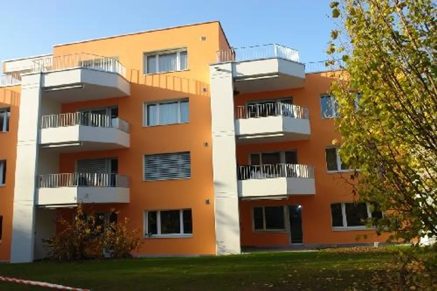 RENT WITHOUT DEPOSIT - Spacious apartment in a quiet hillside location - Photo 1 of 9