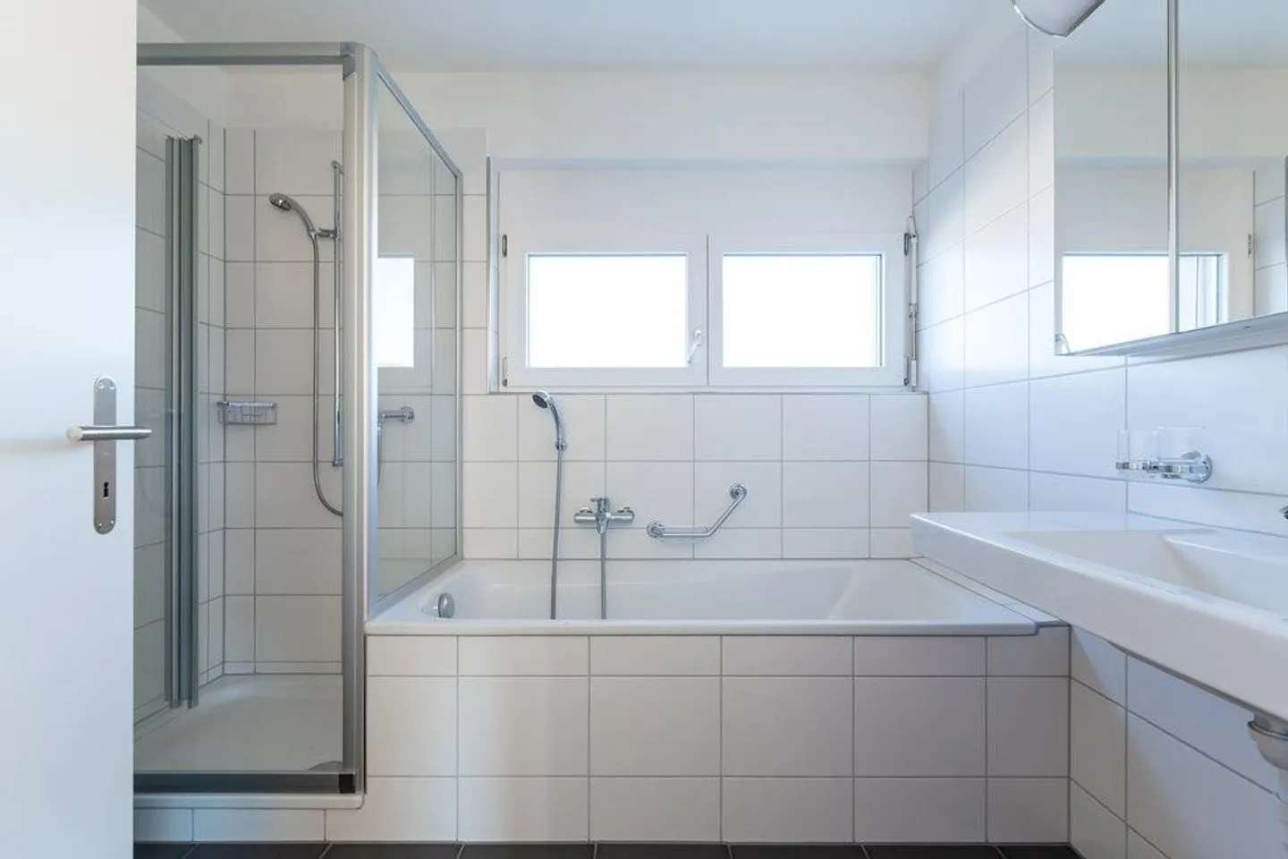 Appartement lumineux de 3,5 pièces avec grand balcon - Photo 5 sur 8