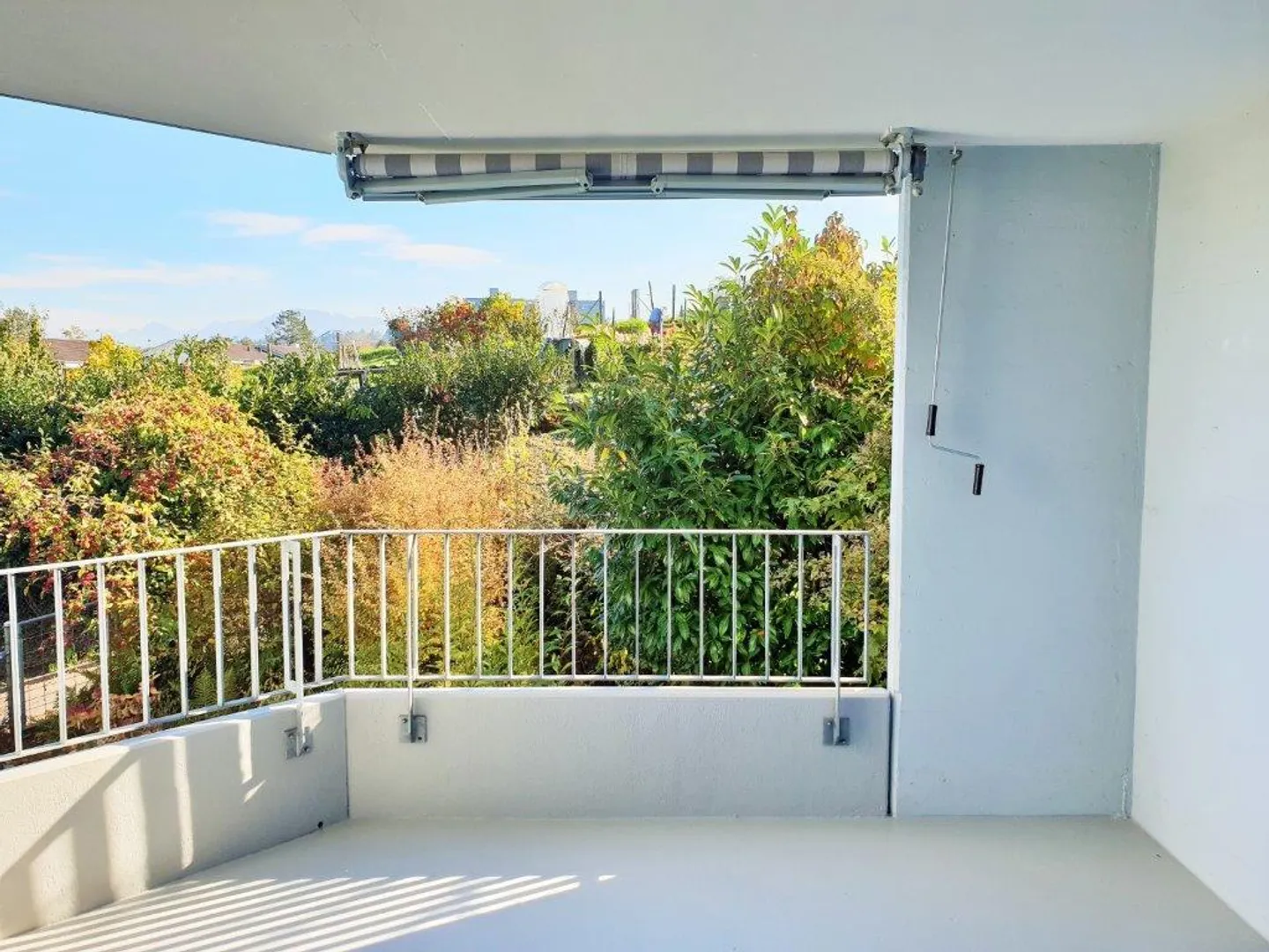 RENT WITHOUT DEPOSIT - Spacious apartment in a quiet hillside location - Photo 8 of 9