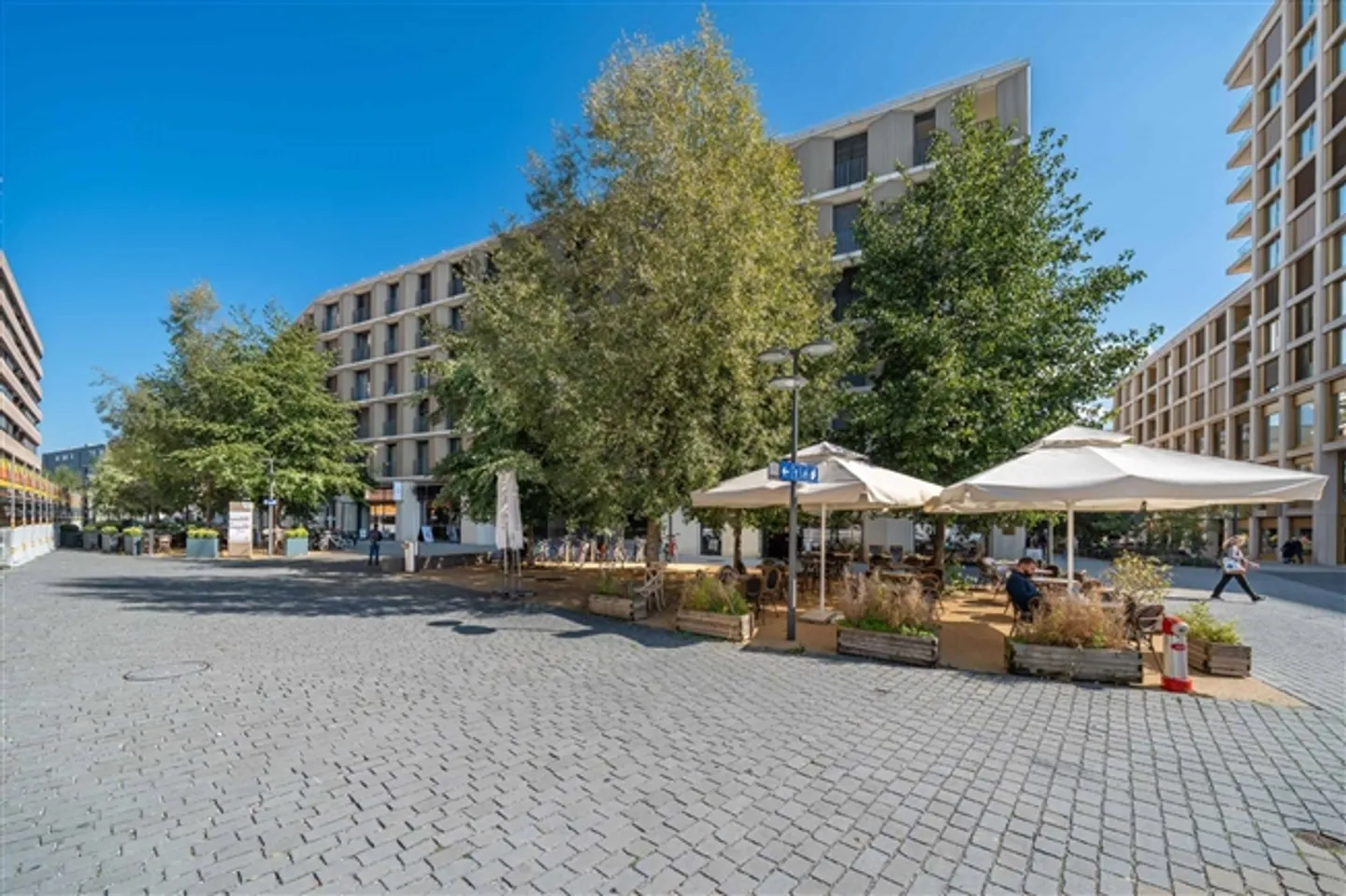 The Business Location of the Future Les Halles Reinvents Itself Arcades of 155 m² and 68 m² - Photo 1 of 6