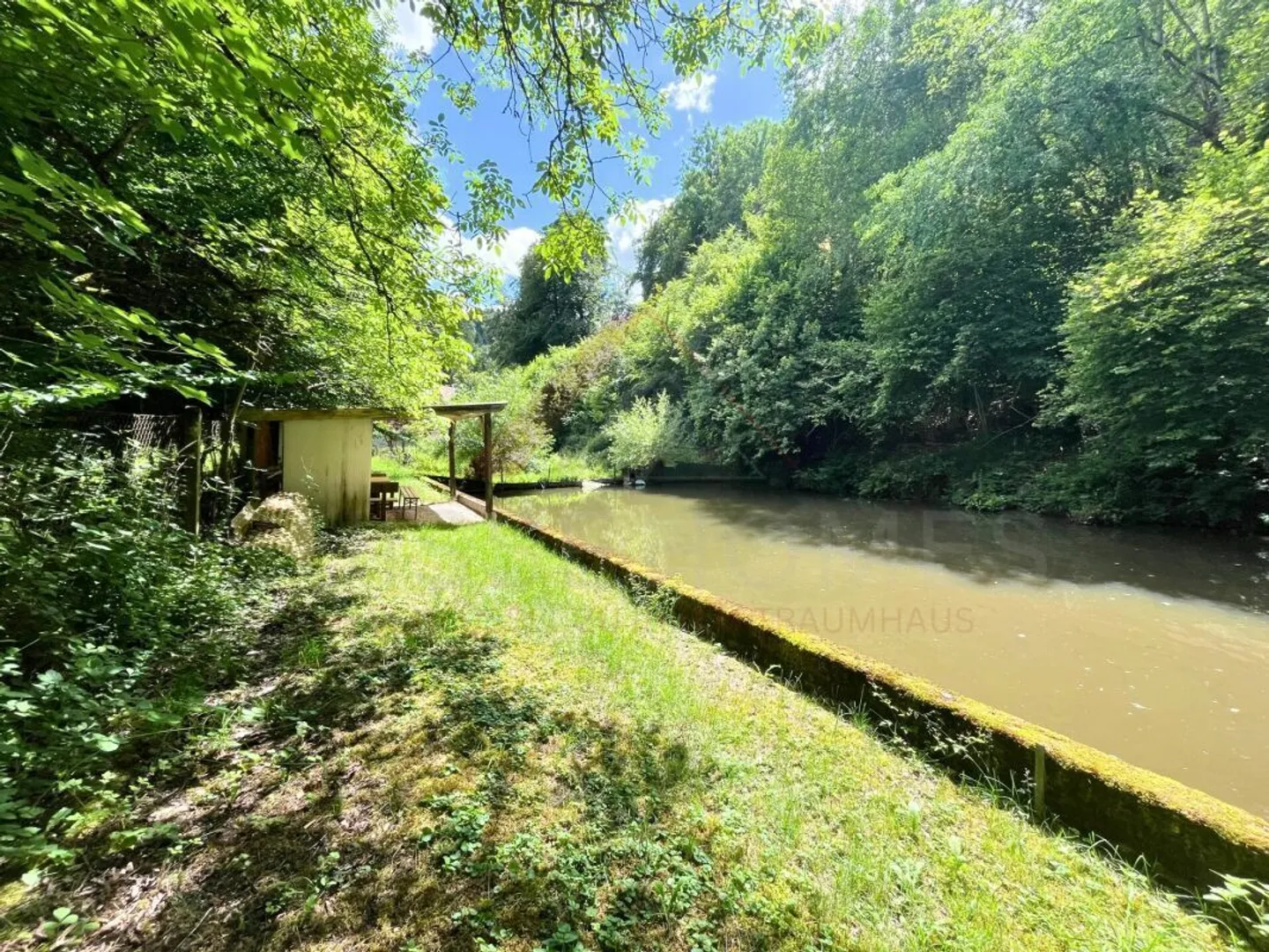 Einzigartiges Naturparadies mit Teichen - Foto 1 von 8