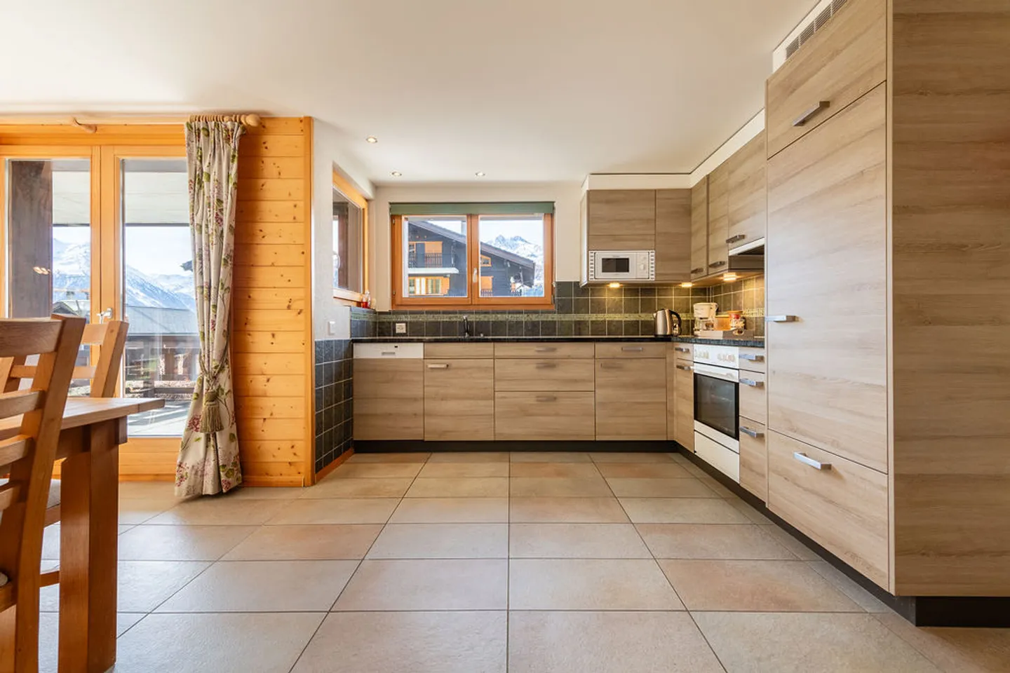 Komfortable und helle 4,5 Zimmer mit herrlichem Blick auf das Matterhorn! - Foto 7 von 22