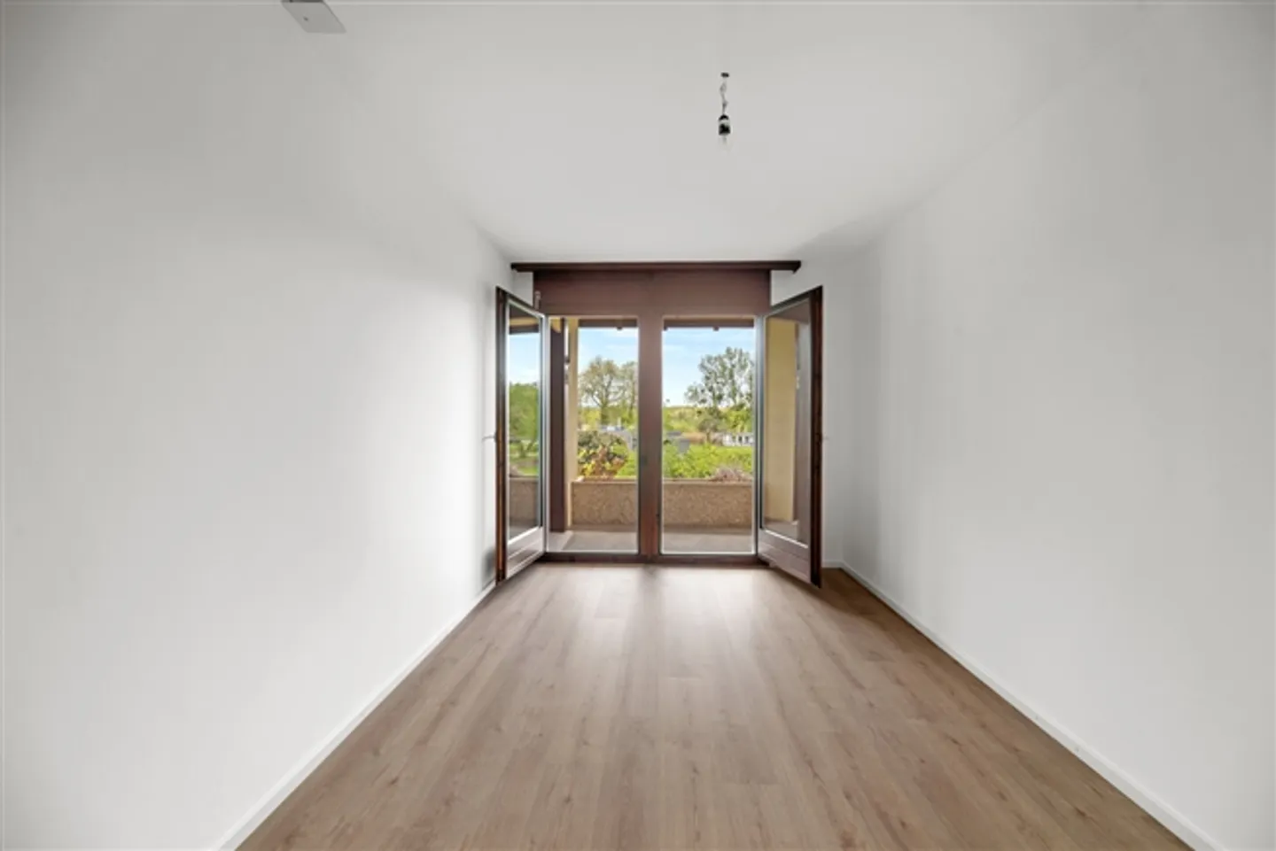 5.5-Room Duplex Apartment with Gallery - Photo 6 of 17