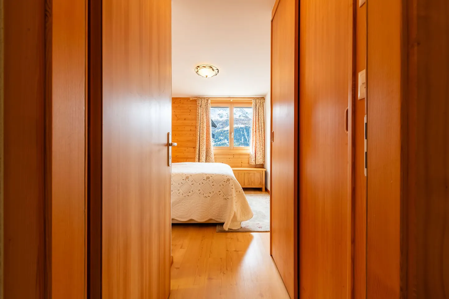 Komfortable und helle 4,5 Zimmer mit herrlichem Blick auf das Matterhorn! - Foto 11 von 22