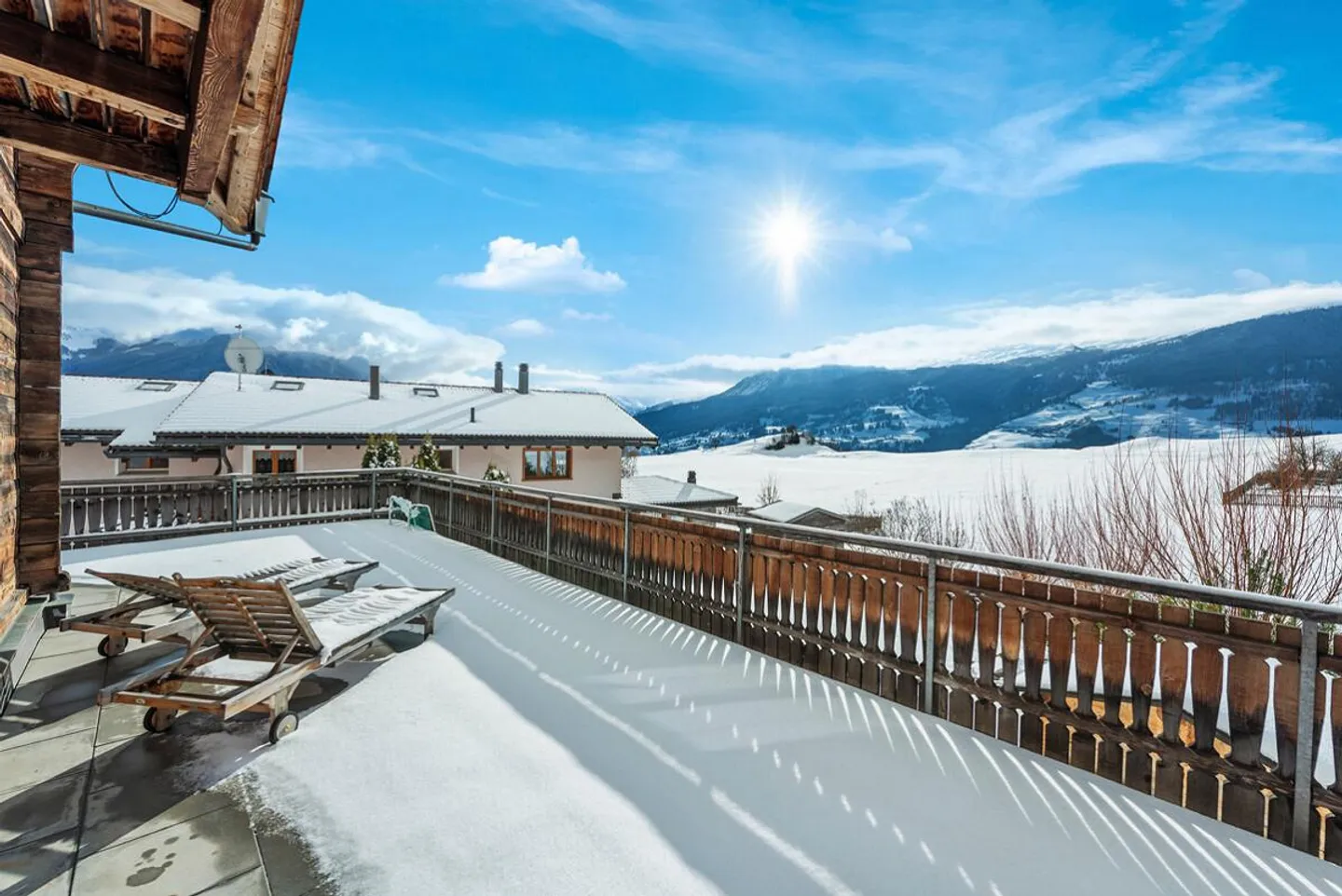 Lantsch/Lenz: Chalet idyll with two units and panoramic view - Photo 2 of 6