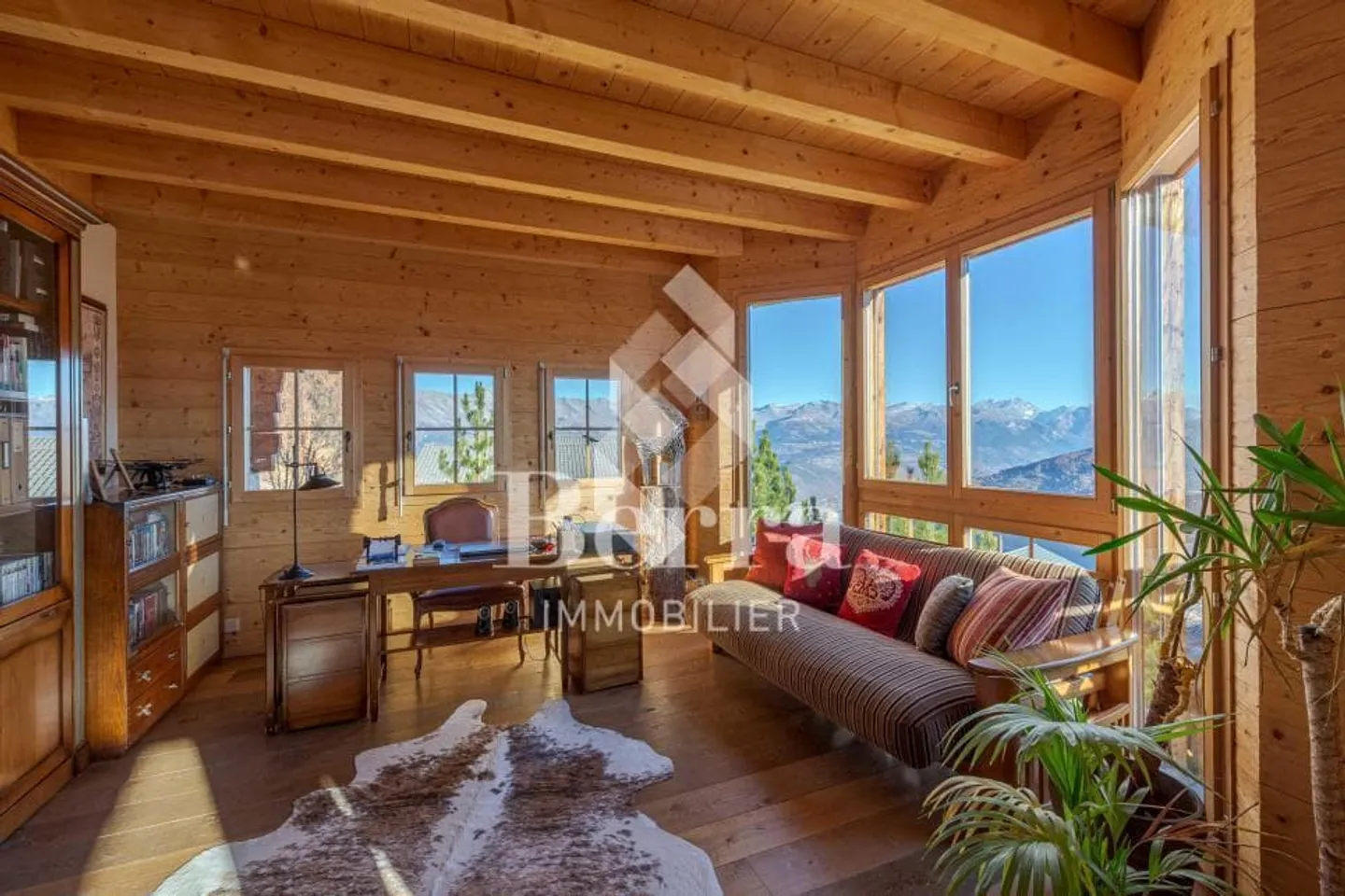 Magnificent high-end chalet with panoramic views of the Alps - Photo 6 of 13