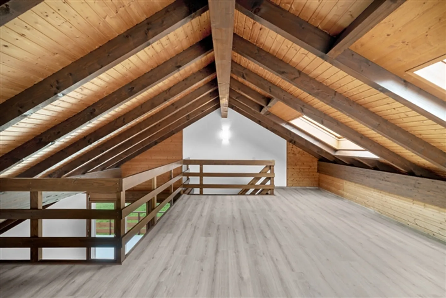 5.5-Room Duplex Apartment with Gallery - Photo 15 of 17