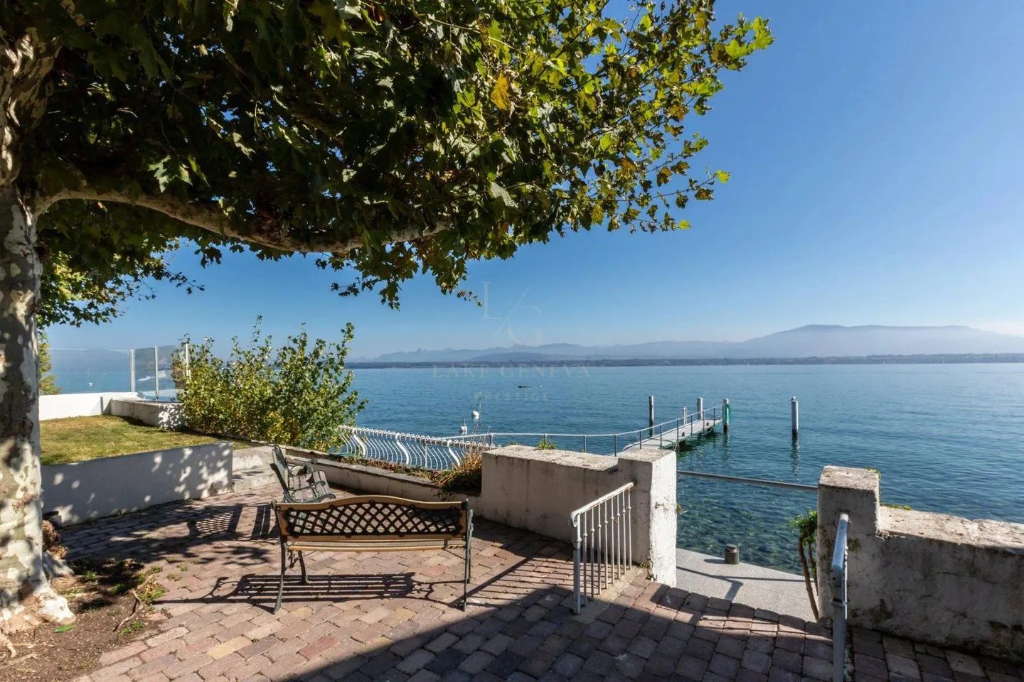 EXKLUSIVITÄT! Wunderschöne Penthousewohnung "Füße im Wasser" mit Anlegesteg - Foto 2 von 13