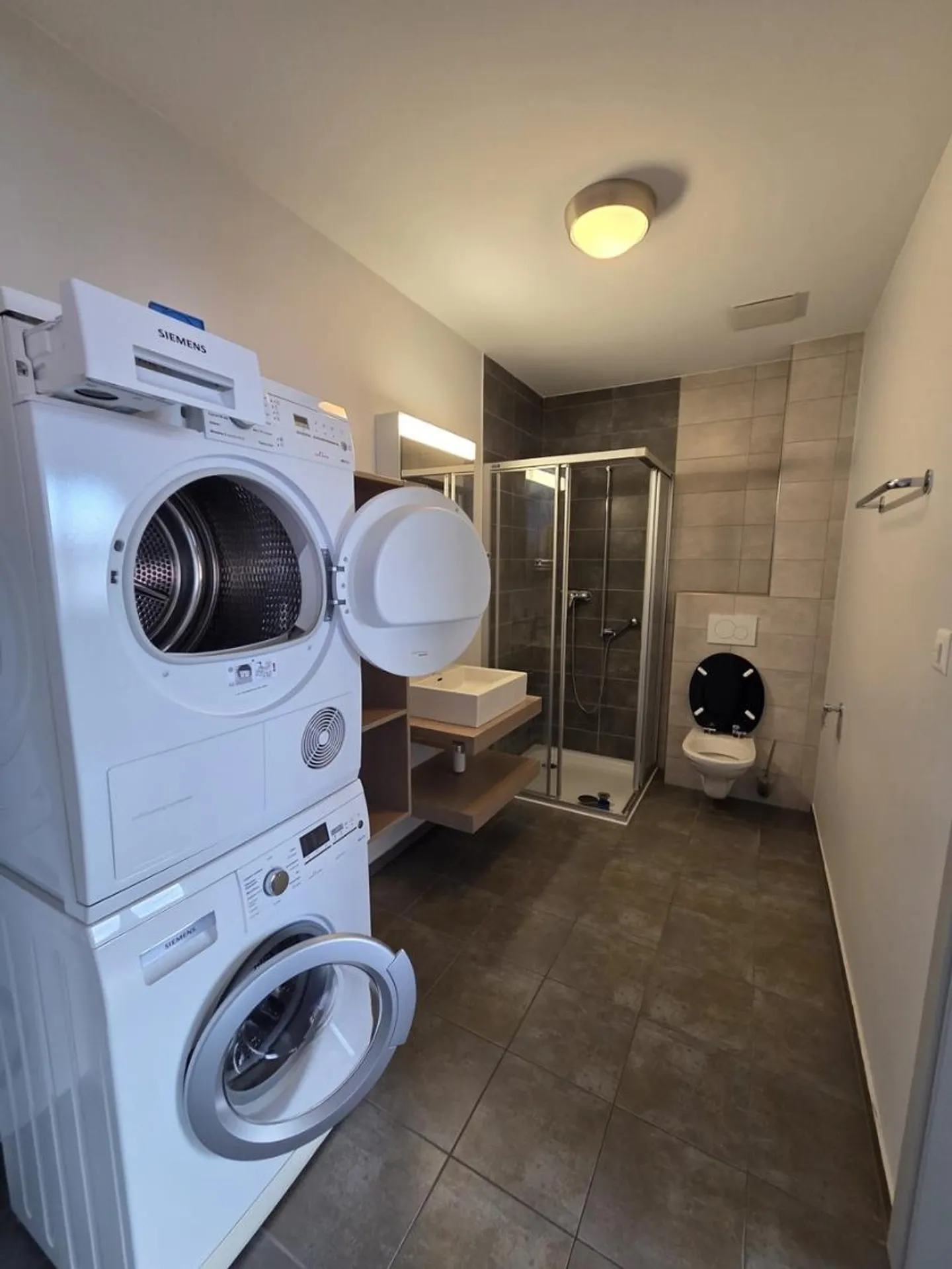 2.5 Room Apartment - Photo 2 of 7