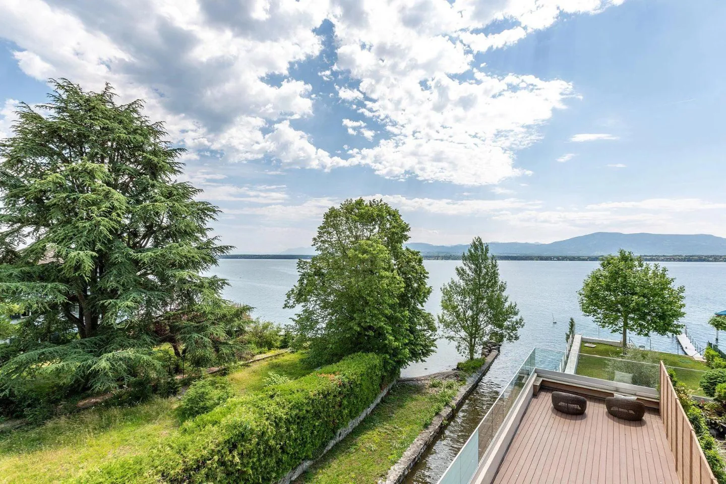 EXKLUSIVITÄT! Wunderschöne Penthousewohnung "Füße im Wasser" mit Anlegesteg - Foto 3 von 13