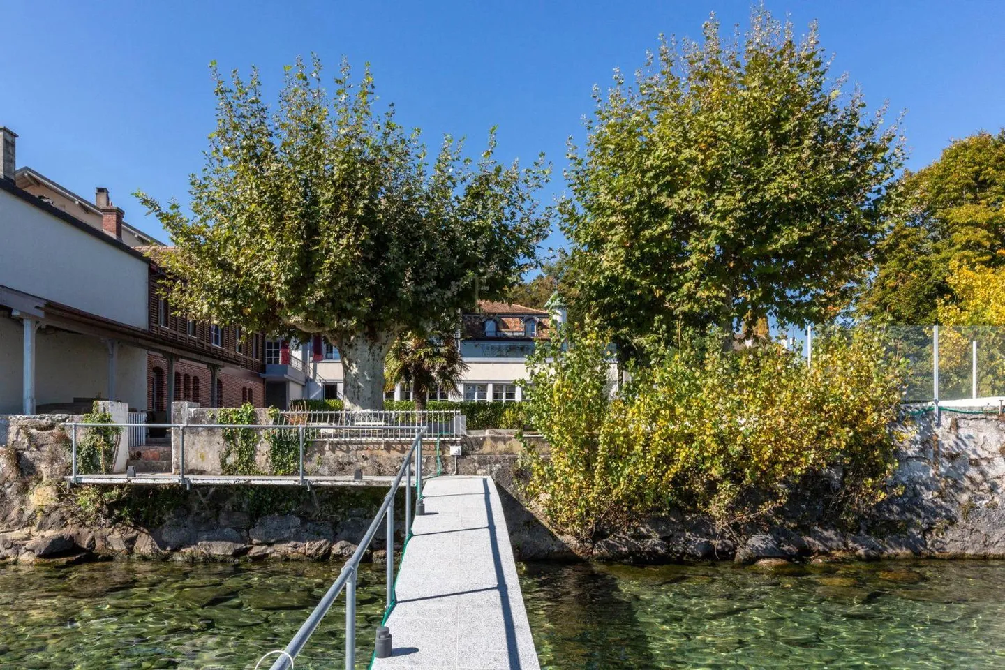 EXKLUSIVITÄT! Wunderschöne Penthousewohnung "Füße im Wasser" mit Anlegesteg - Foto 12 von 13