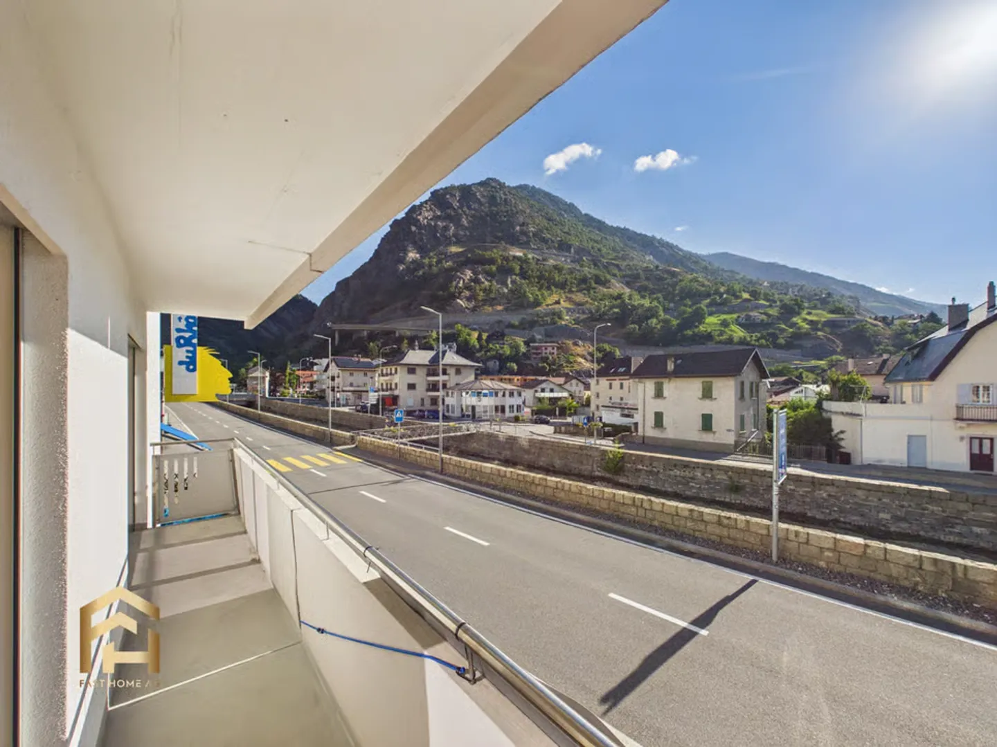 Centrally located 4.5 room apartment with balcony and garden seating area - Photo 11 of 13