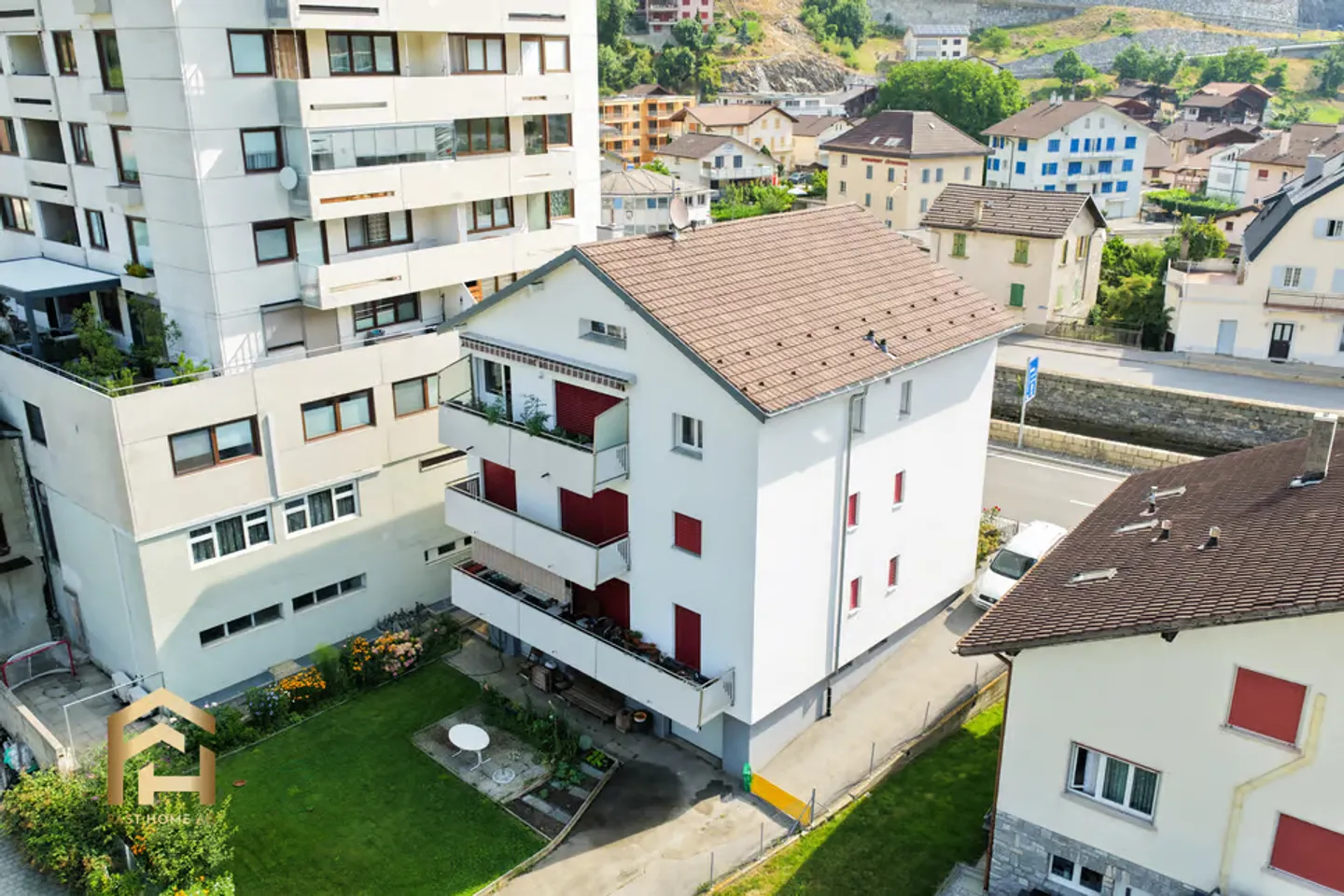 Centrally located 4.5 room apartment with balcony and garden seating area - Photo 13 of 13