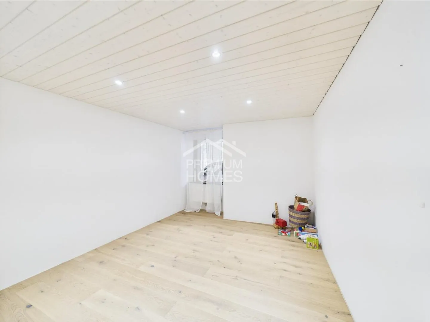 Luce, Spazio e Tranquillità - Casa Bifamiliare con Potenziale - Foto 7 di 12