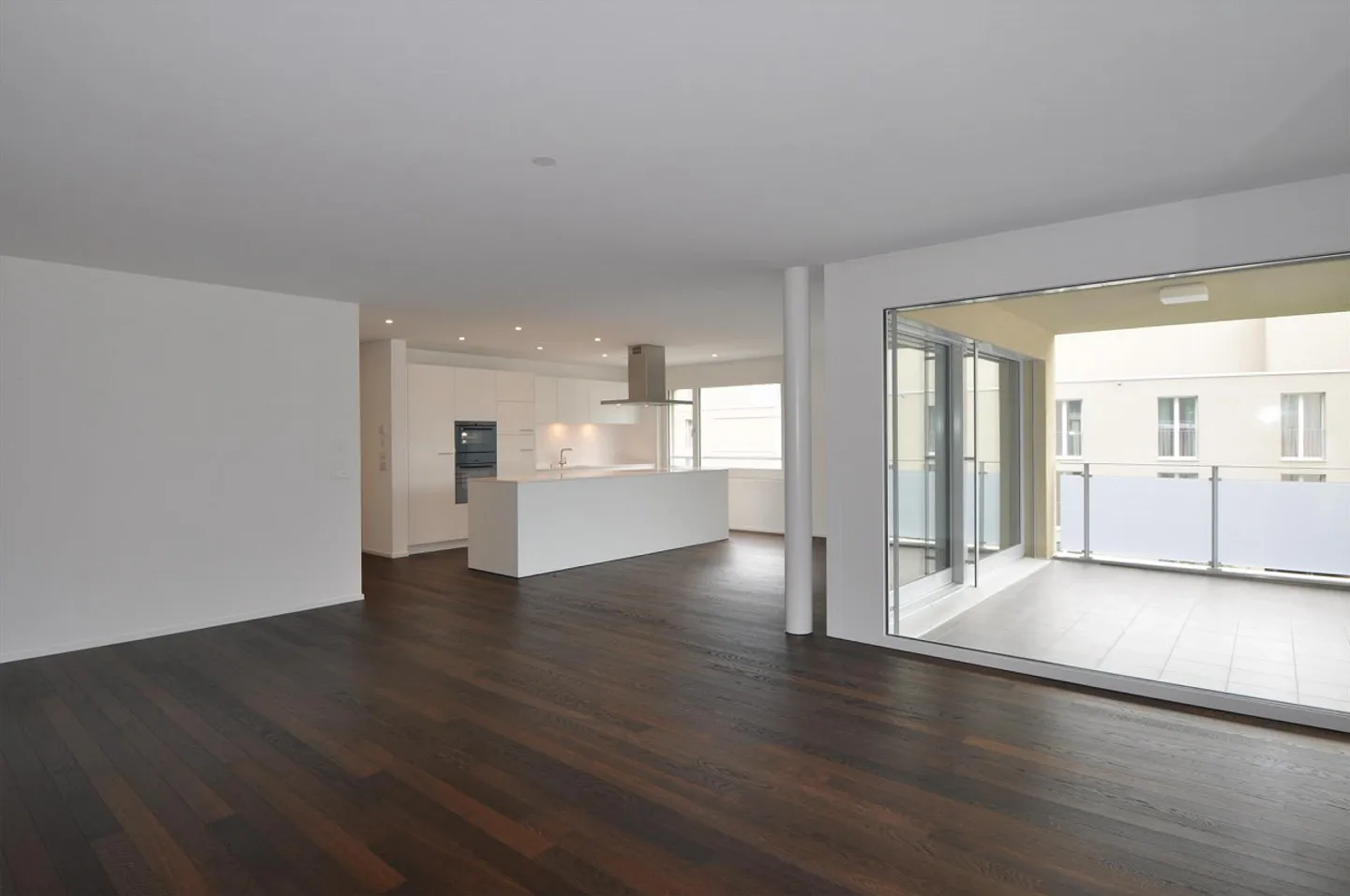 Appartamento luminoso di 4 1/2 stanze con finiture di alta qualità - Foto 5 di 11