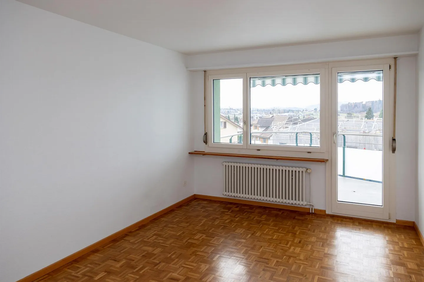 Renovated small apartment for rent - Photo 1 of 7