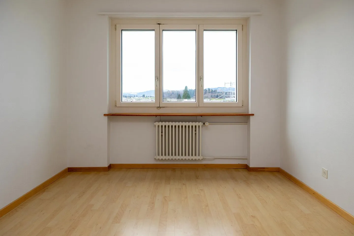 Renovated small apartment for rent - Photo 3 of 7