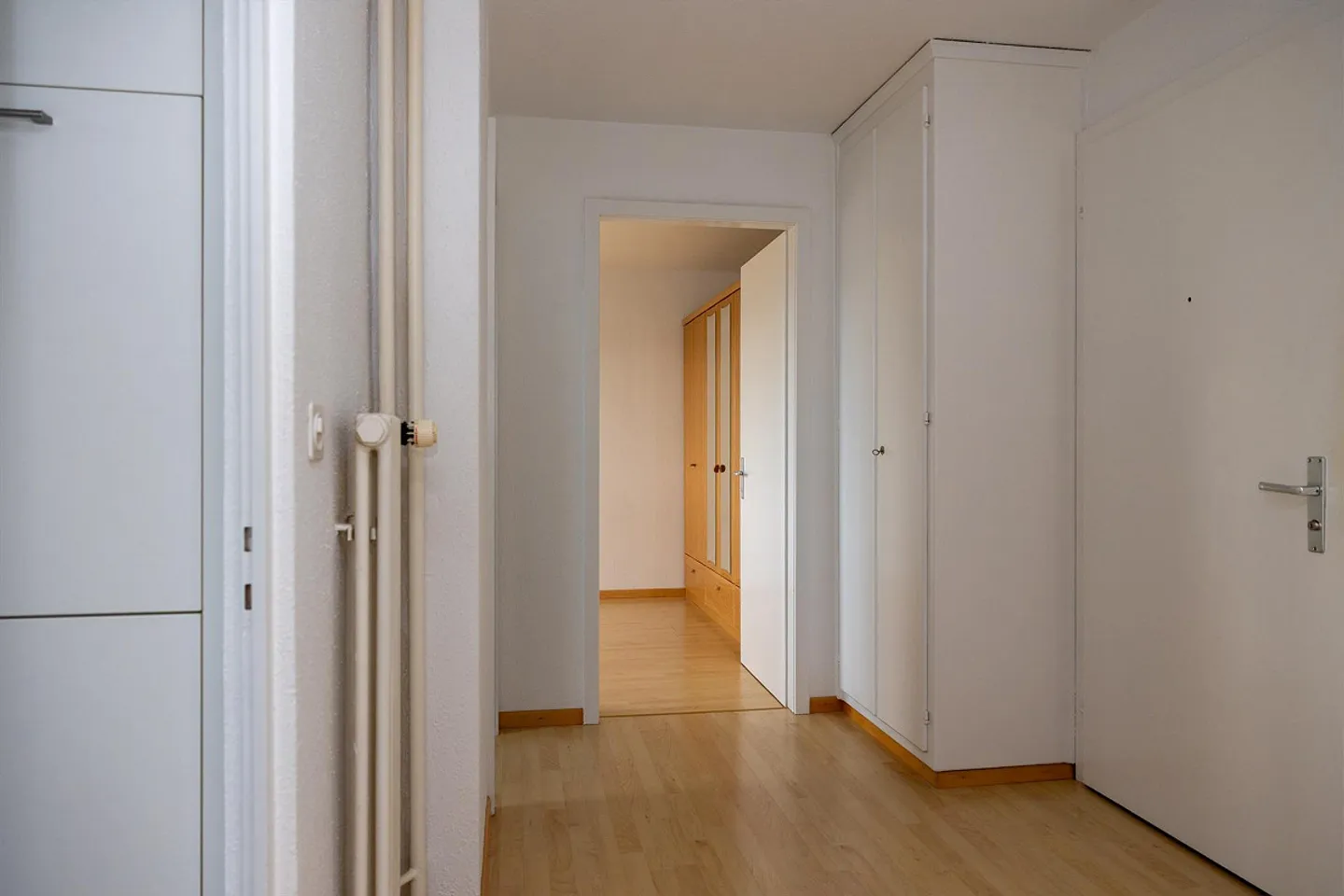 Renovated small apartment for rent - Photo 6 of 7