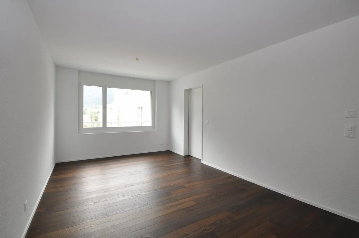 Appartamento luminoso di 4 1/2 stanze con finiture di alta qualità - Foto 6 di 11