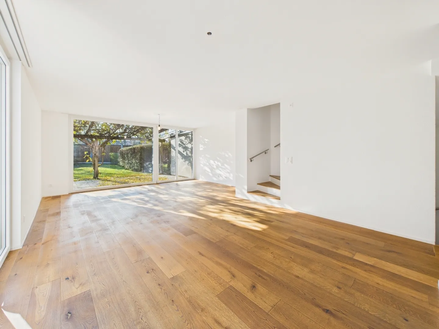 Maison familiale modernisée dans un emplacement central : de l'espace pour votre avenir ! - Photo 2 sur 5