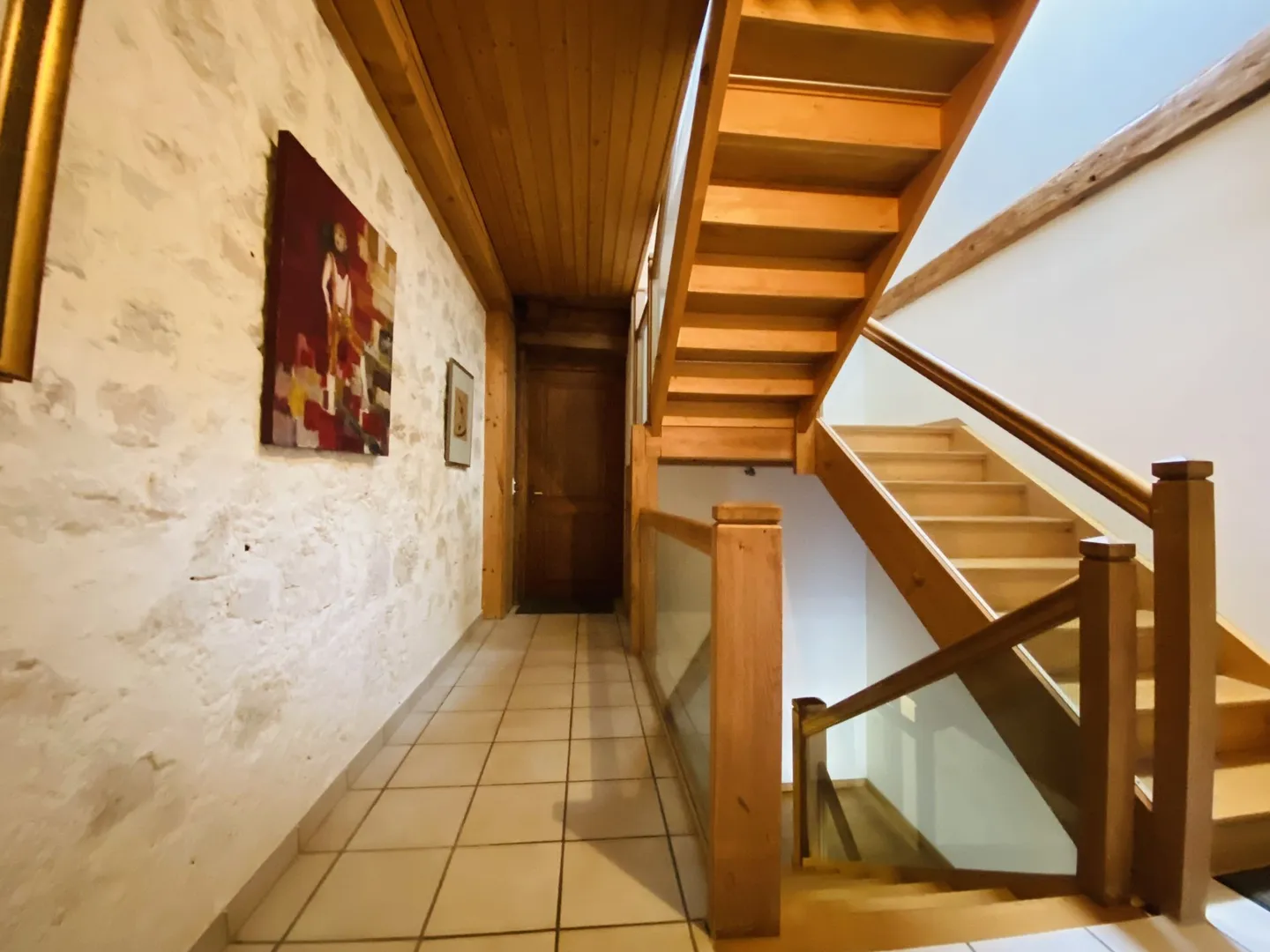 Appartement rustique avec place de parking, grenier et coin salon dans le jardin - Photo 4 sur 13