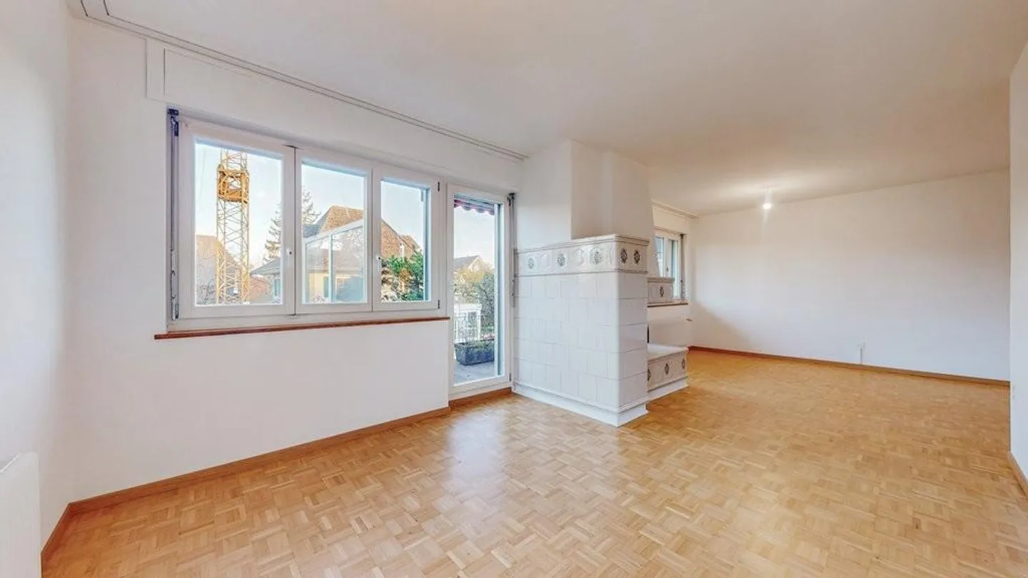 Spazioso appartamento di 115m2 nel centro di Jegenstorf - Foto 2 di 11