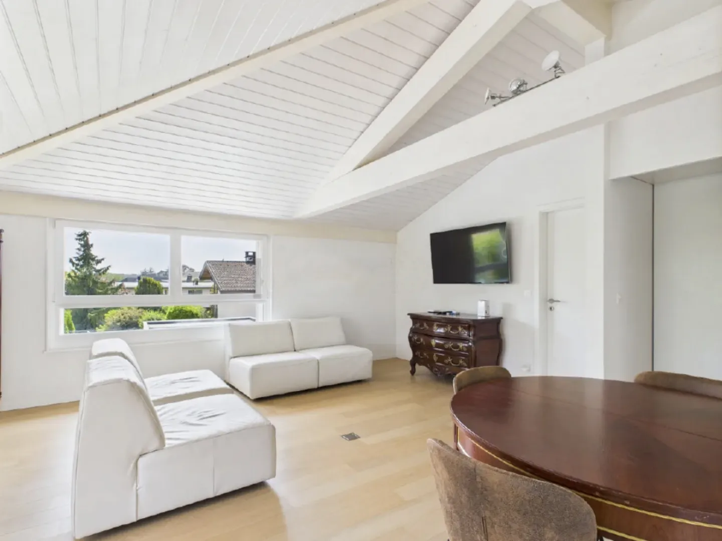 «Möblierte 4,5-Zimmer-Wohnung mit Terrasse» - Photo 4 sur 13