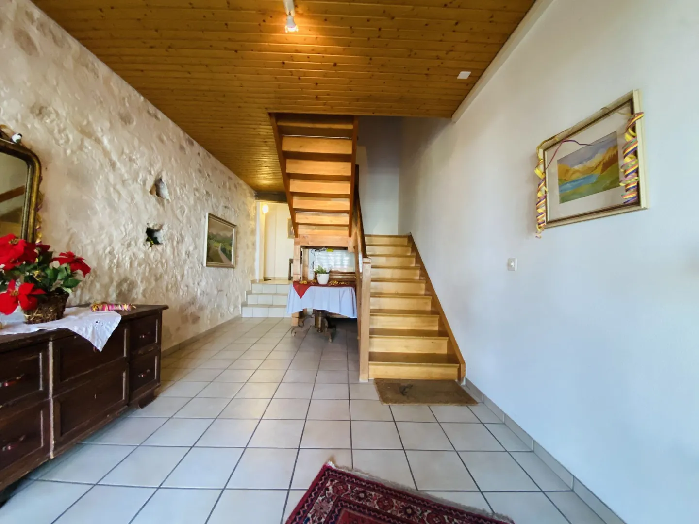 Appartement rustique avec place de parking, grenier et coin salon dans le jardin - Photo 3 sur 13