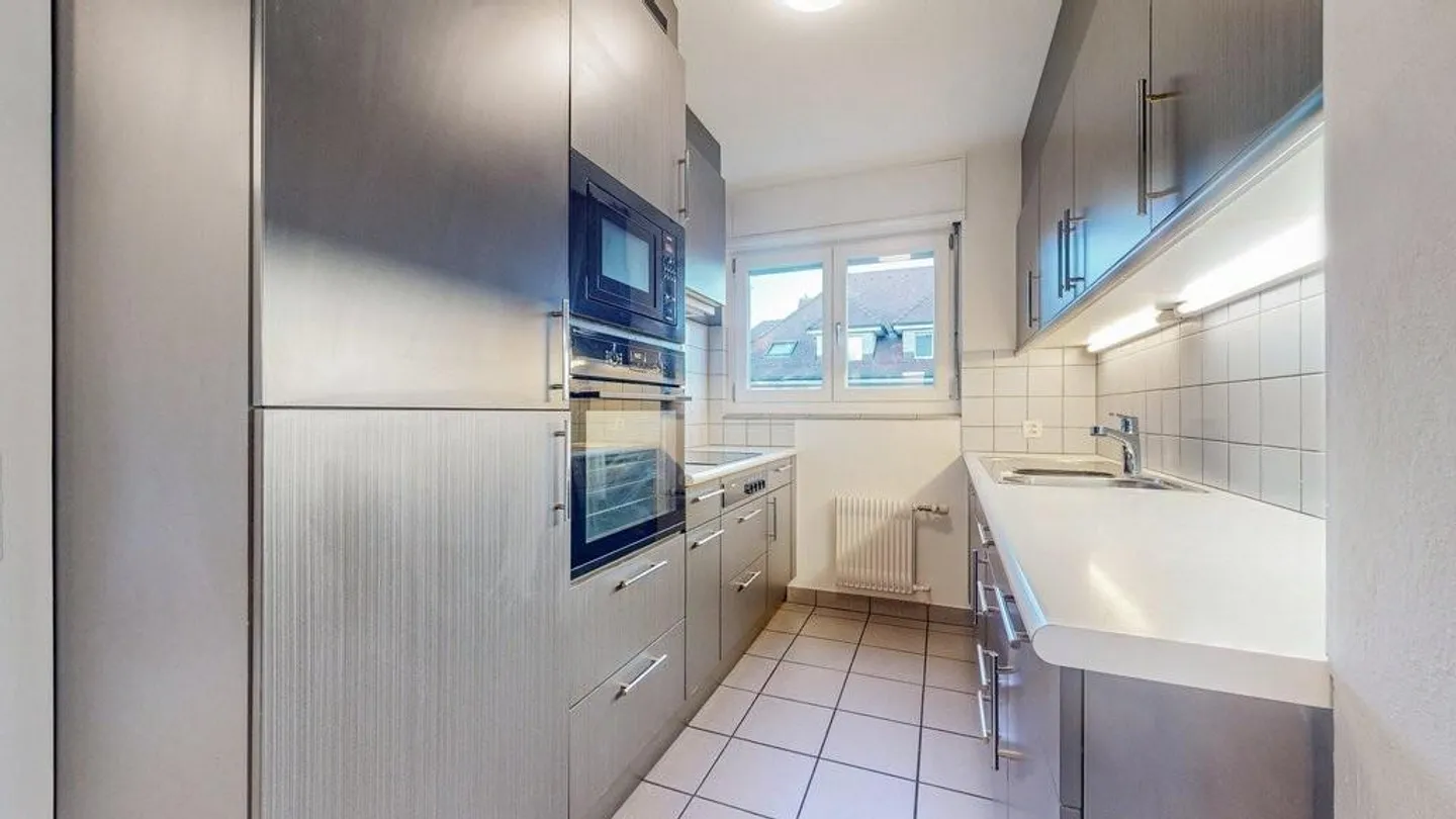 Spazioso appartamento di 115m2 nel centro di Jegenstorf - Foto 8 di 11