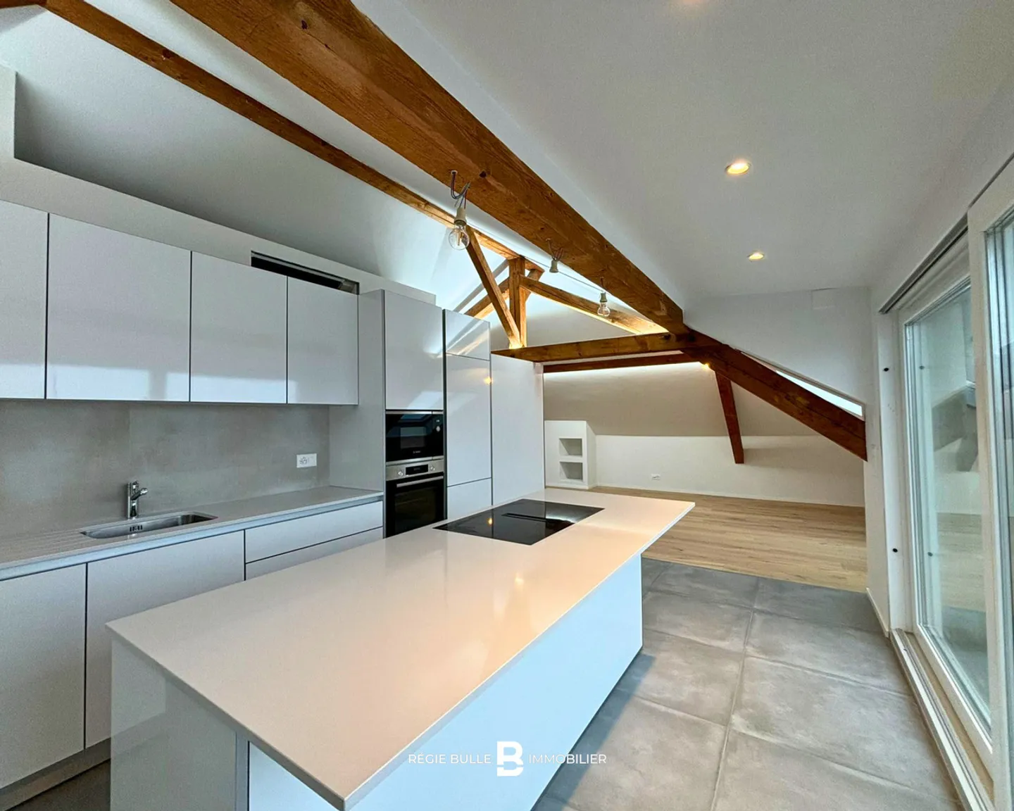 Bulle - Wunderschöne Wohnung zur Miete im Dachgeschoss - Foto 3 von 15