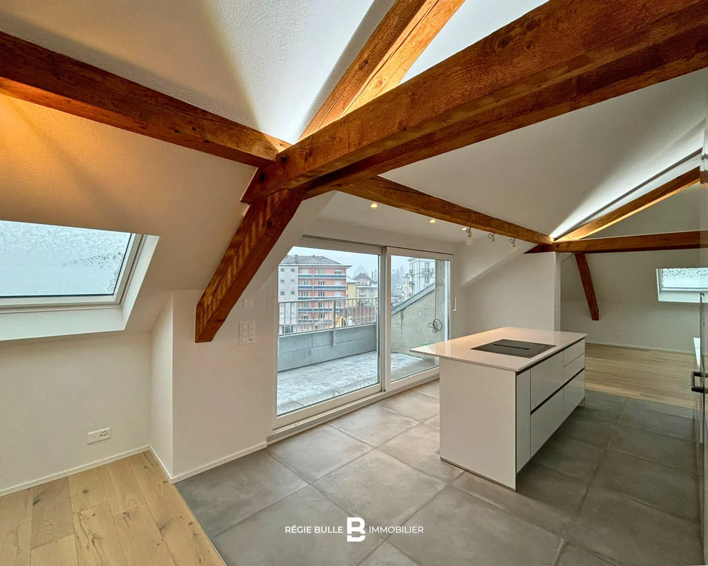 Bulle - Wunderschöne Wohnung zur Miete im Dachgeschoss - Foto 4 von 15