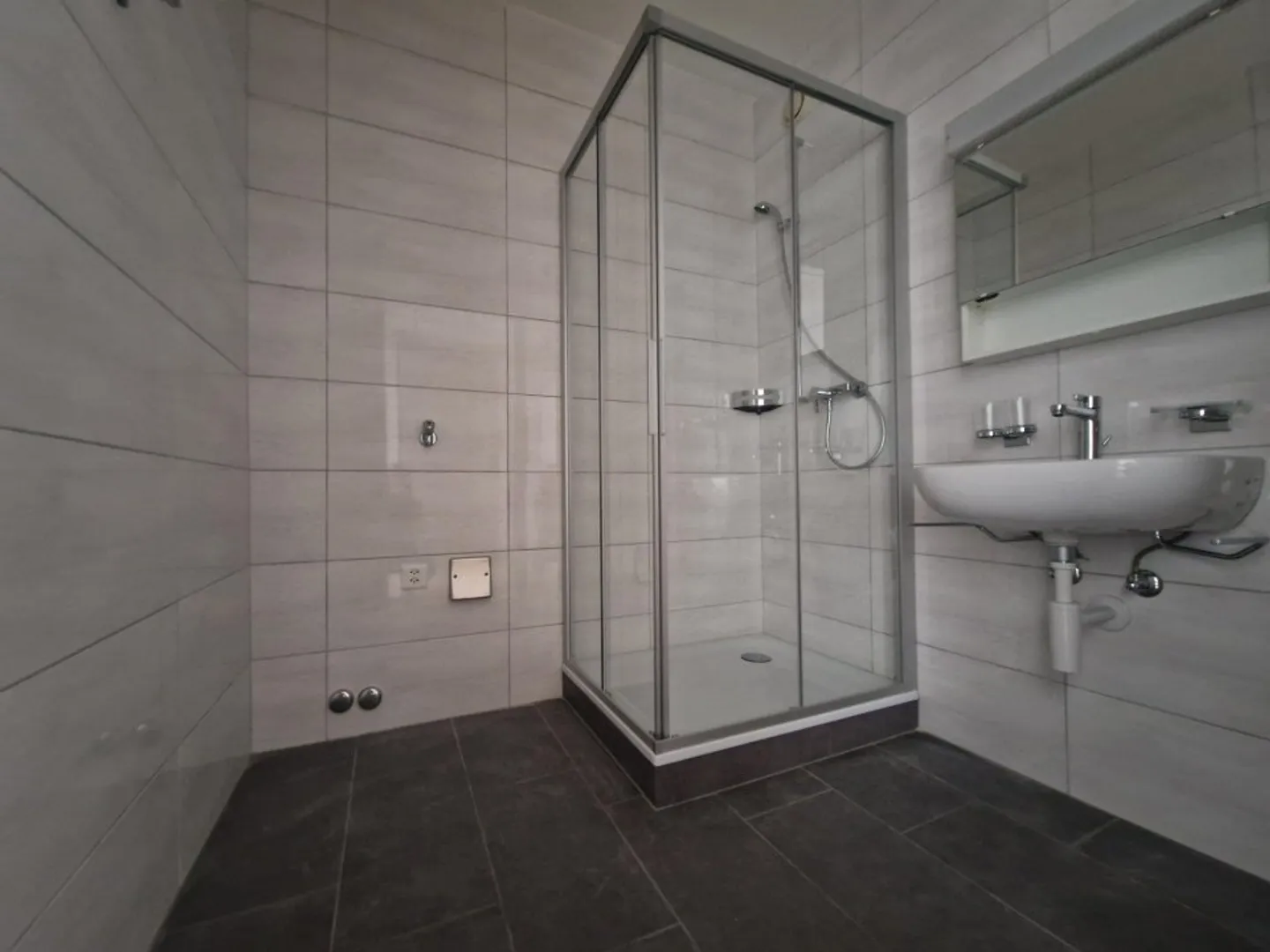 05582 - Beautiful 2-Room Apartment - Combe-Grieurin 31 - La Chaux-de-Fonds - Photo 4 of 5