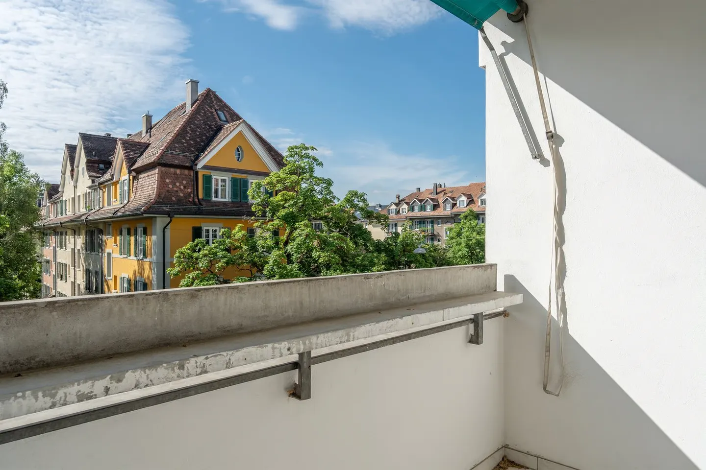 appartamento di 3.5 locali con Einstellhallenplatz - Foto 1 di 10