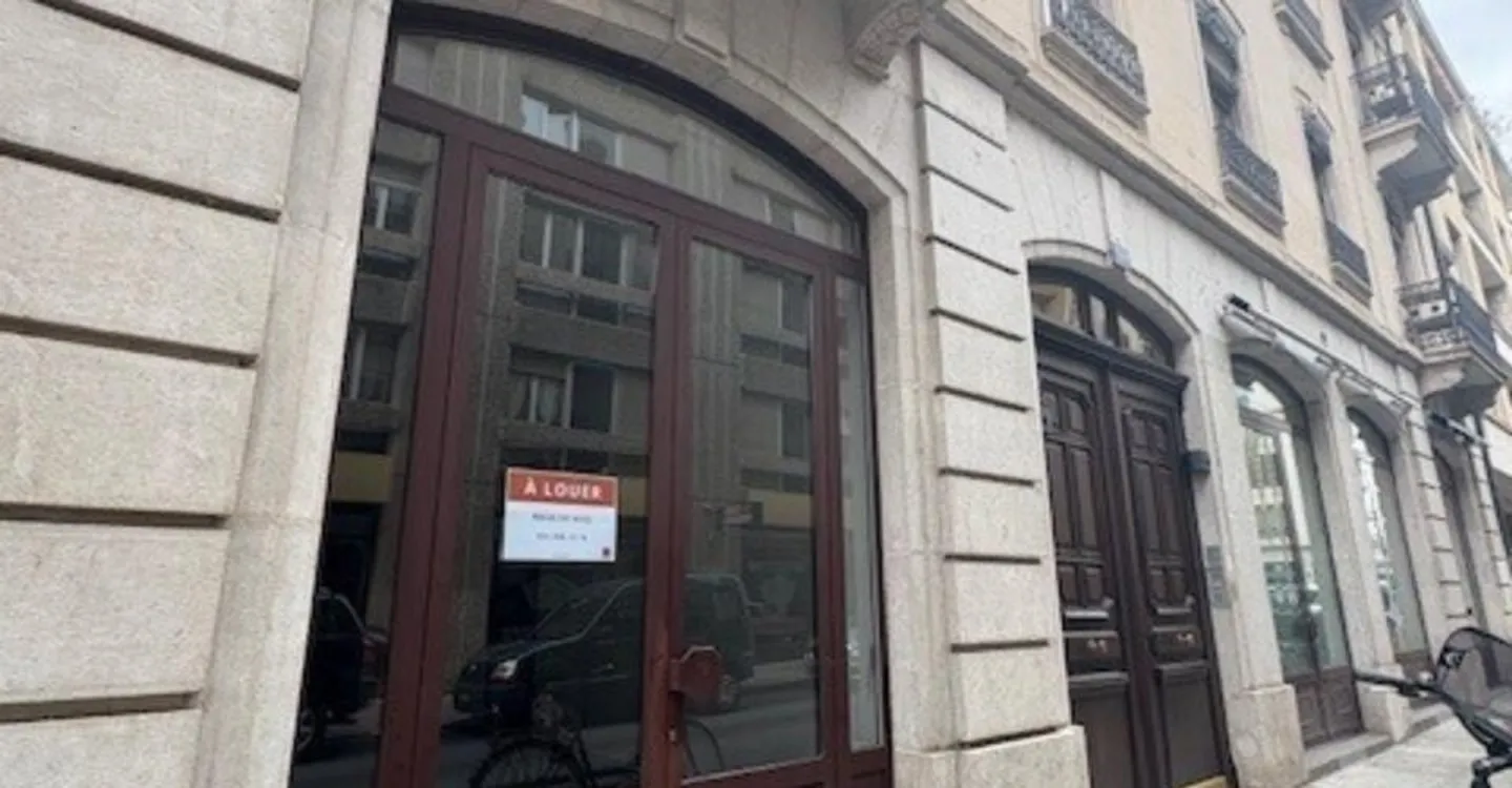 Prime Arcade for Rent Near Lake - Photo 7 of 7