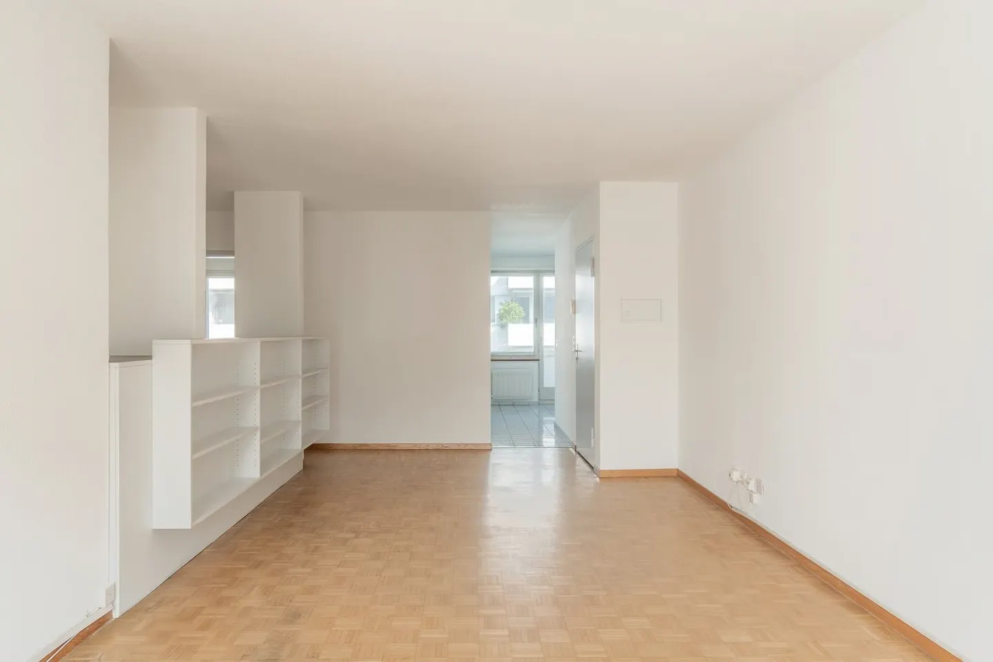 appartamento di 3.5 locali con Einstellhallenplatz - Foto 3 di 10