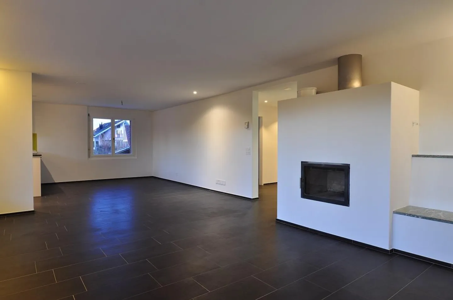 Ampio appartamento con giardino di 6½ locali in posizione tranquilla con giardino - Foto 2 di 8