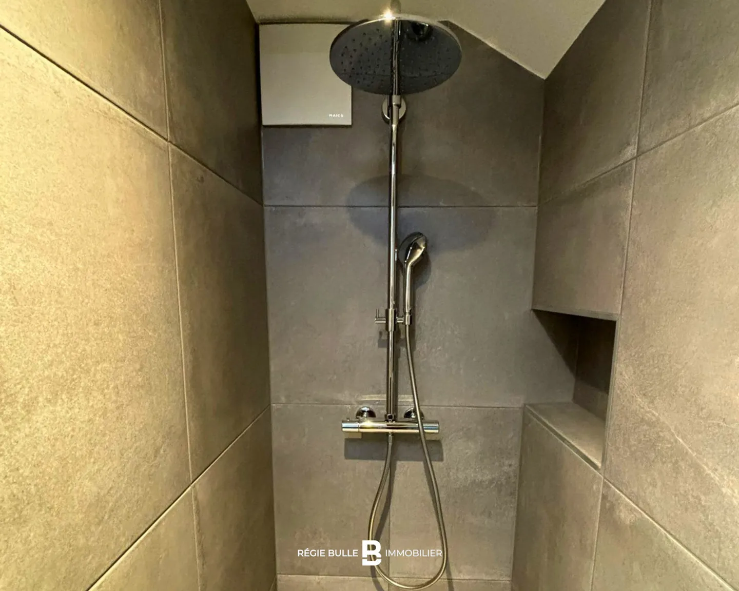 Bulle - Wunderschöne Wohnung zur Miete im Dachgeschoss - Foto 13 von 15