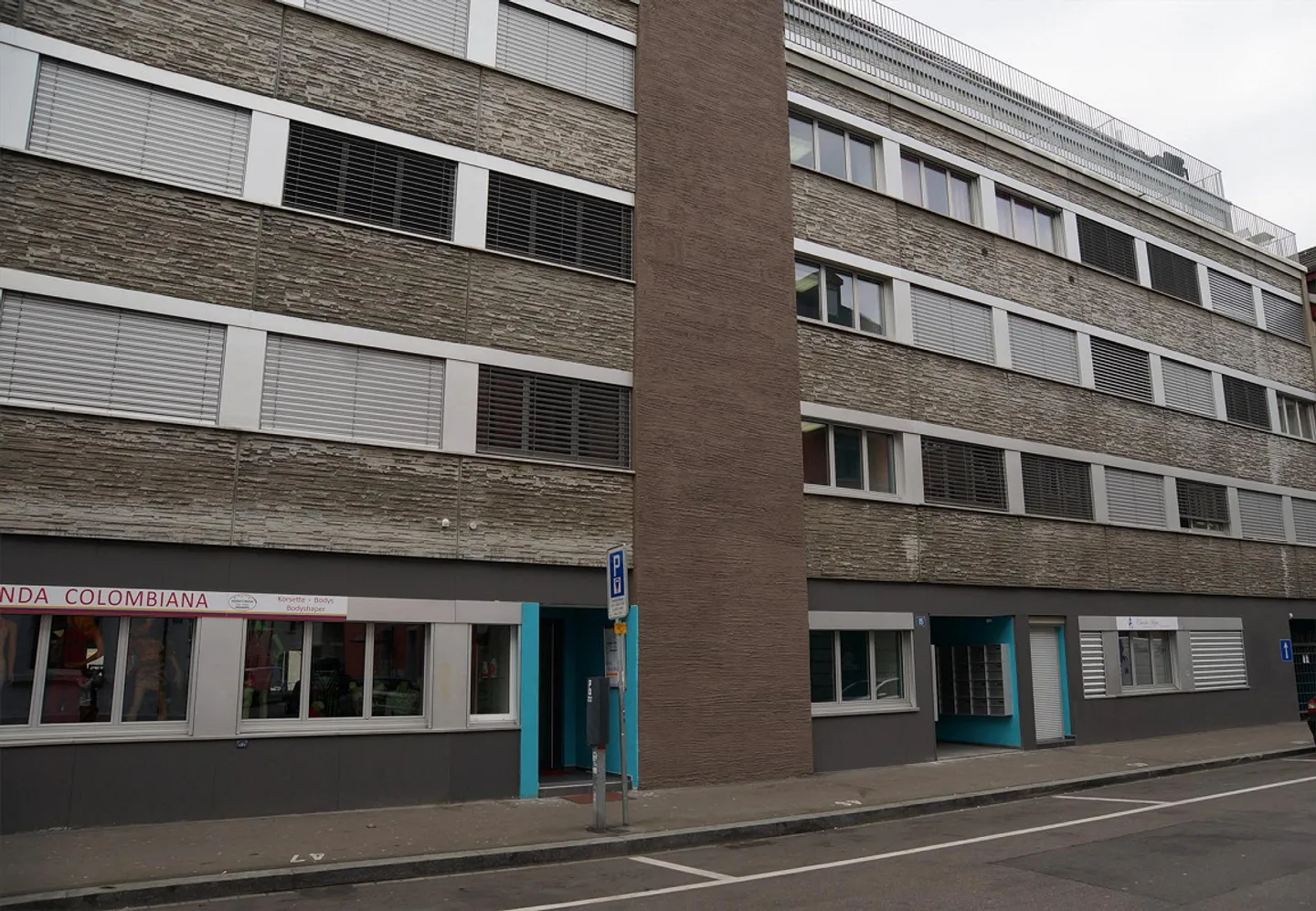 Ampio appartamento di 1 stanza a Zurigo - Foto 1 di 6