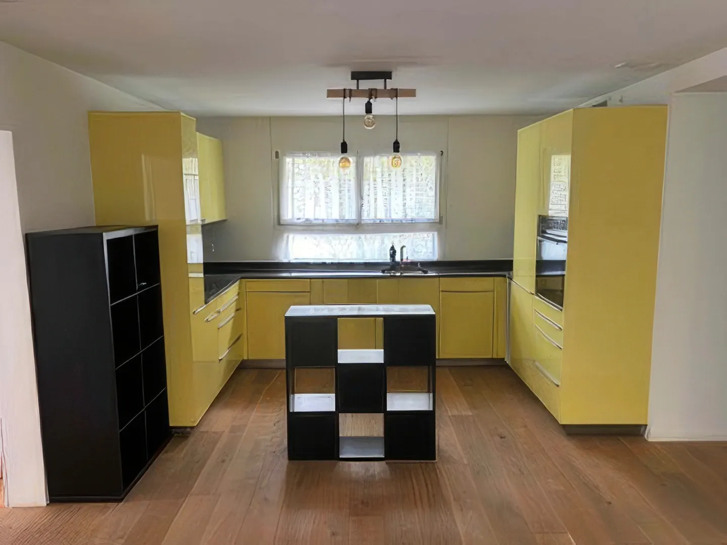 Modern Apartment with Private Garden - Photo 3 of 9