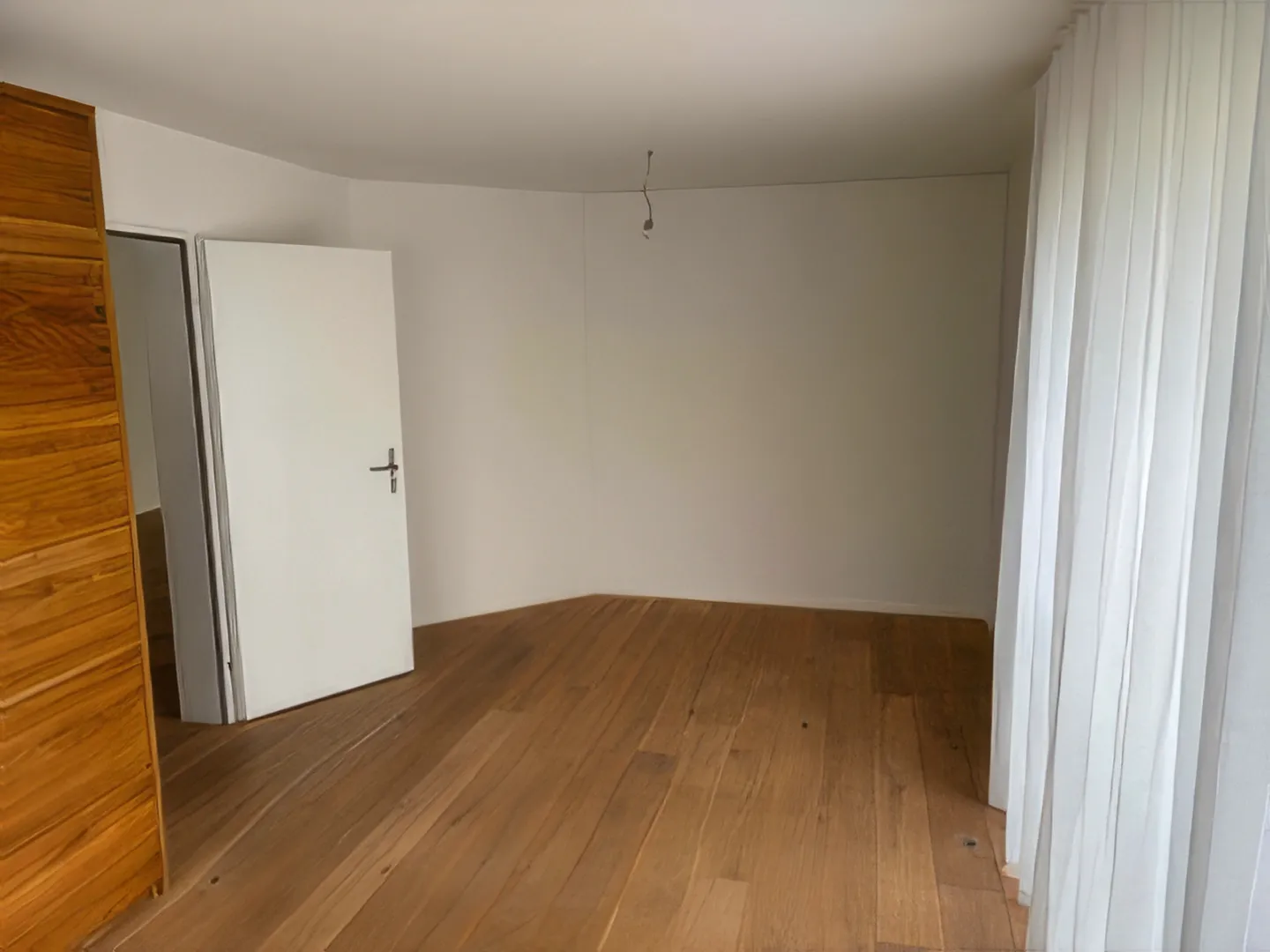 Modern Apartment with Private Garden - Photo 9 of 9